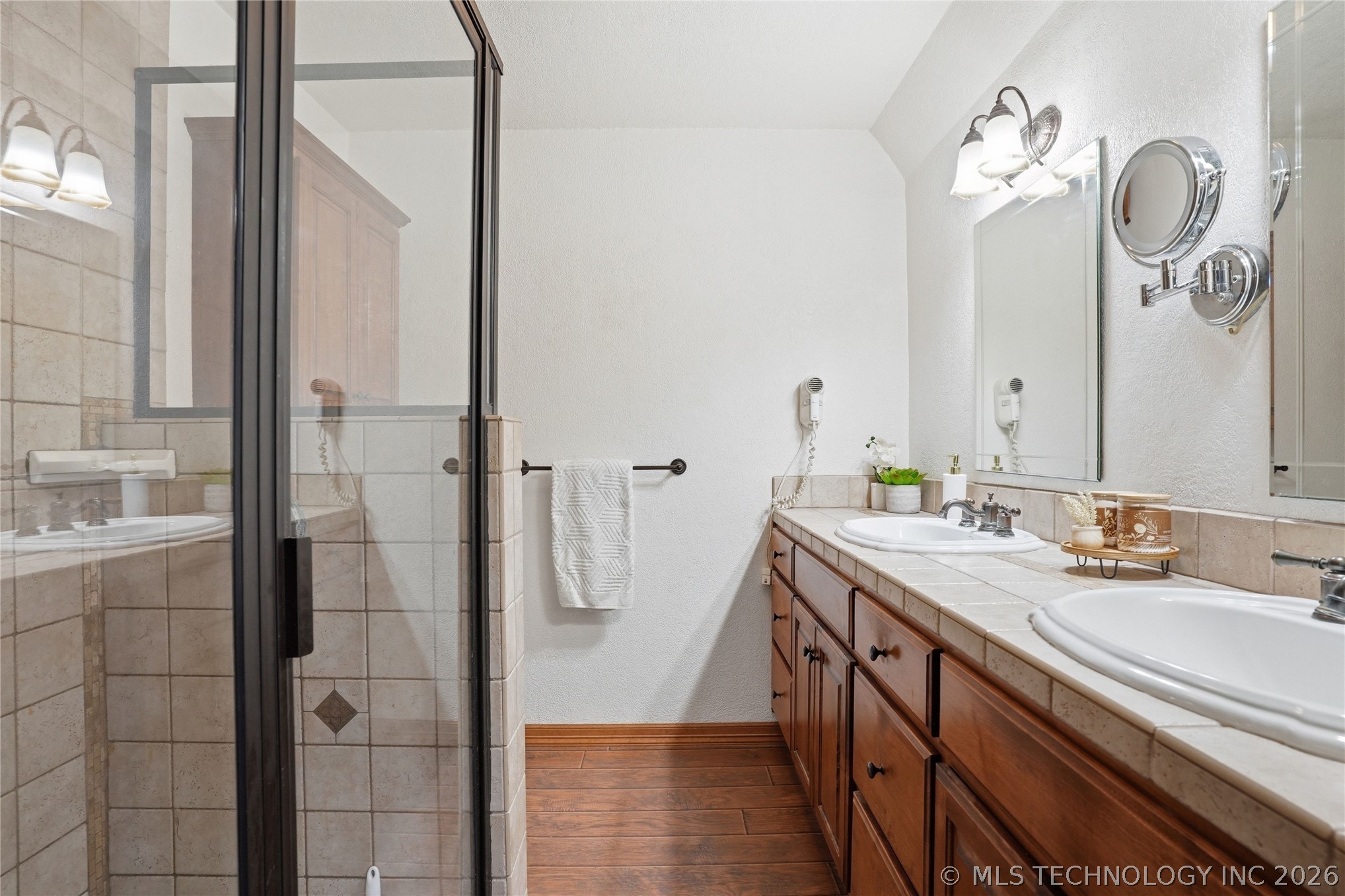 1607 Kingsway Street Property Photo 28