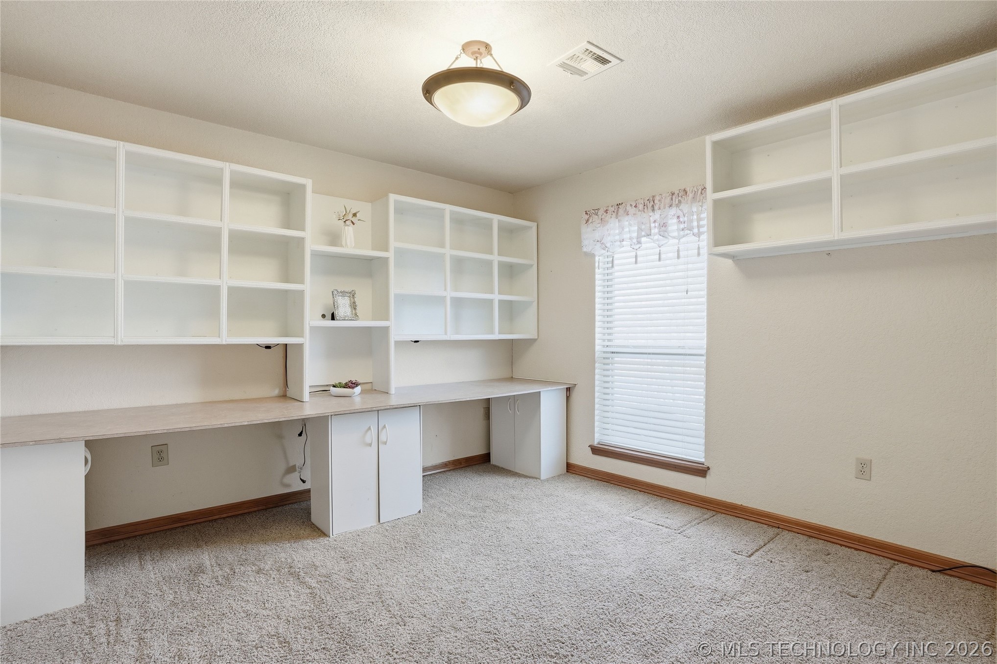 1607 Kingsway Street Property Photo 40