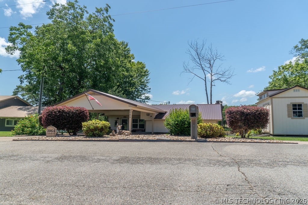 1064 Lakeside Drive Property Photo 2