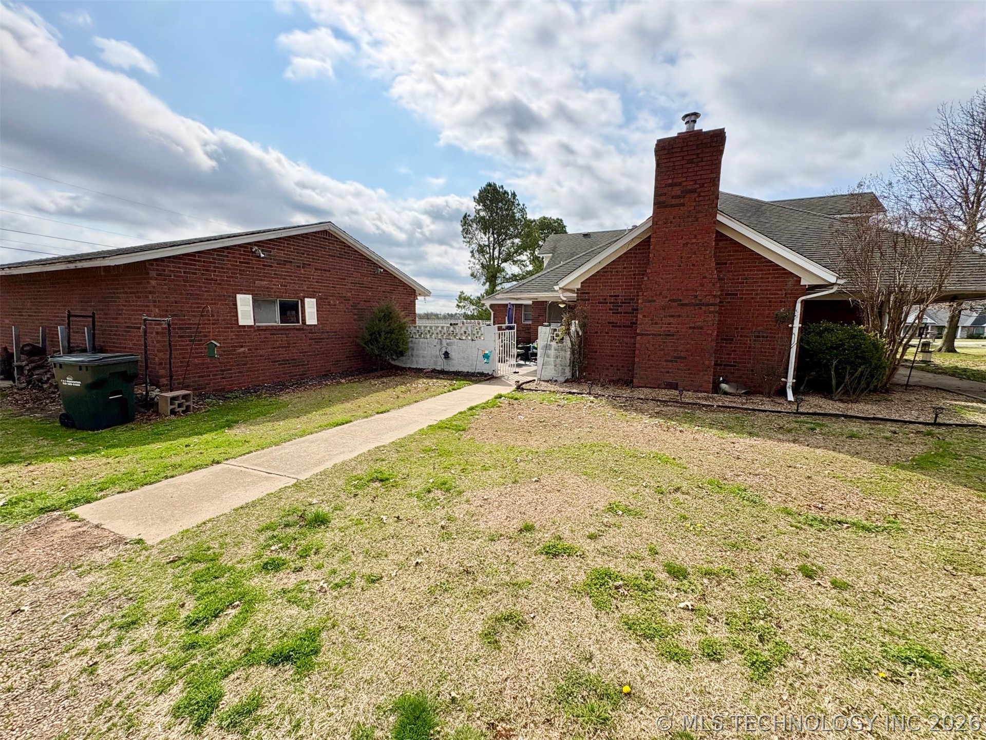 151 S 2nd Street Property Photo 4
