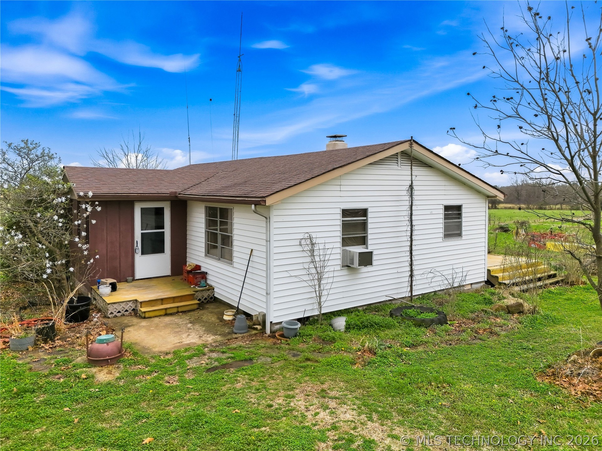 472758 E 730 Road Property Photo 3