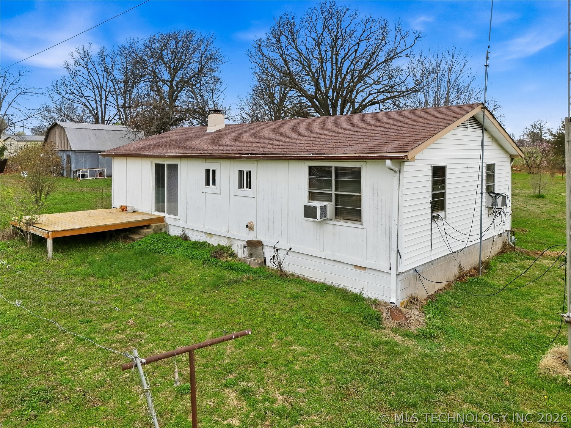 472758 E 730 Road Property Photo 7