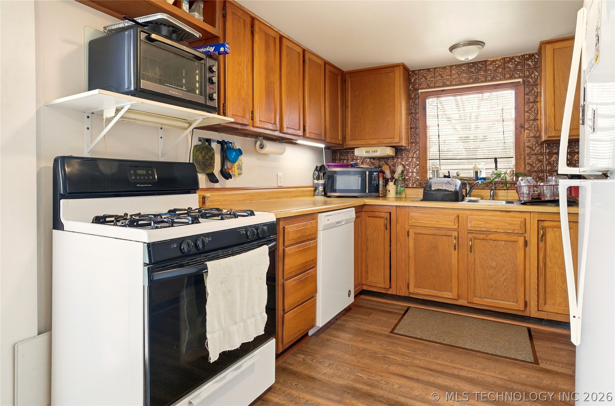 472758 E 730 Road Property Photo 18