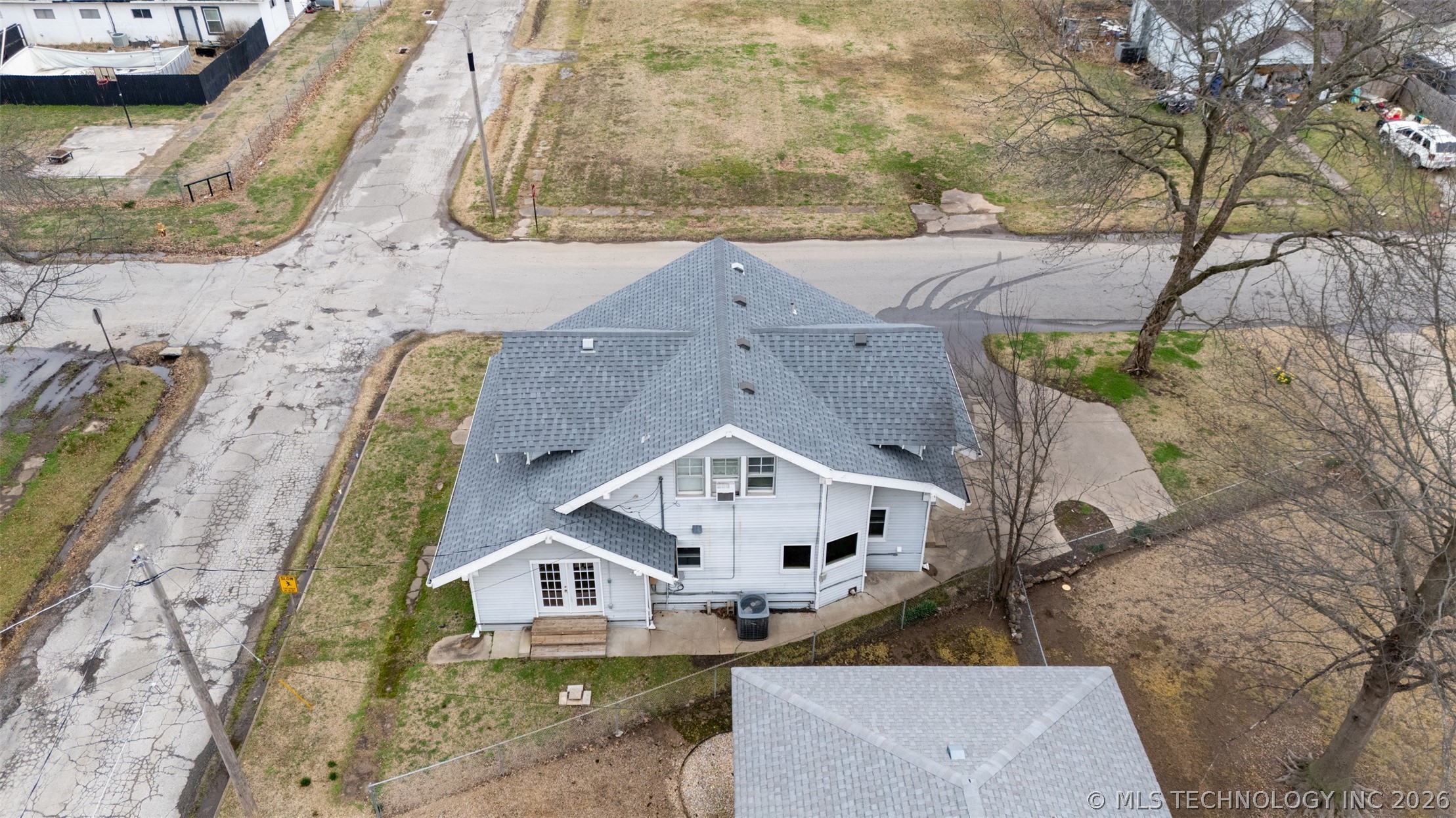 501 S Thompson Street Property Photo 24