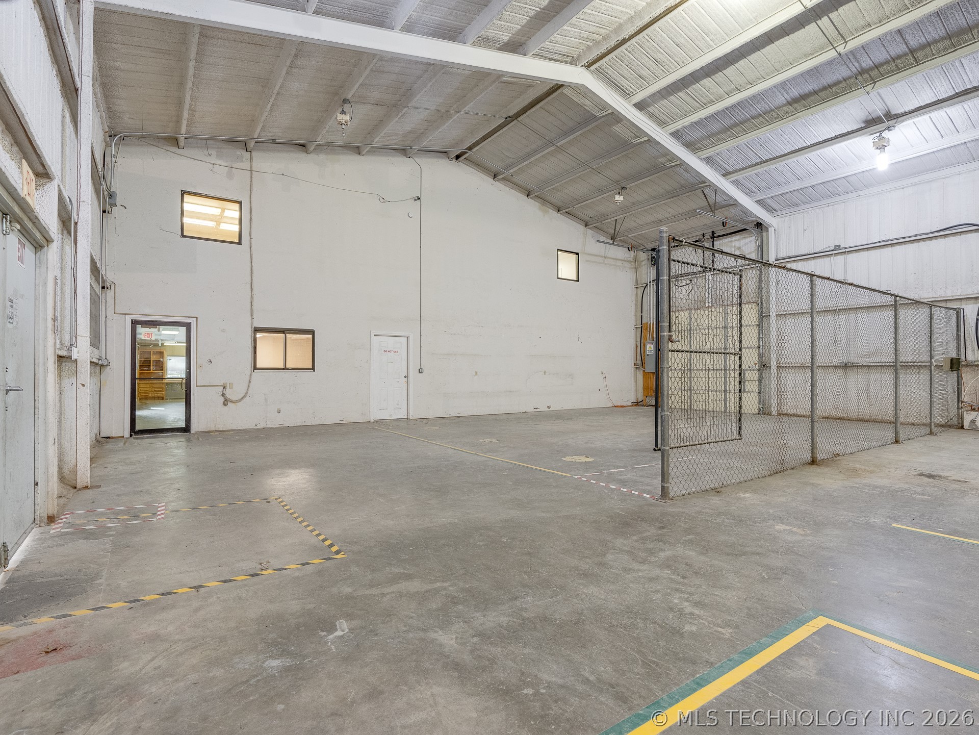 122 N Hickory Street Property Photo 6