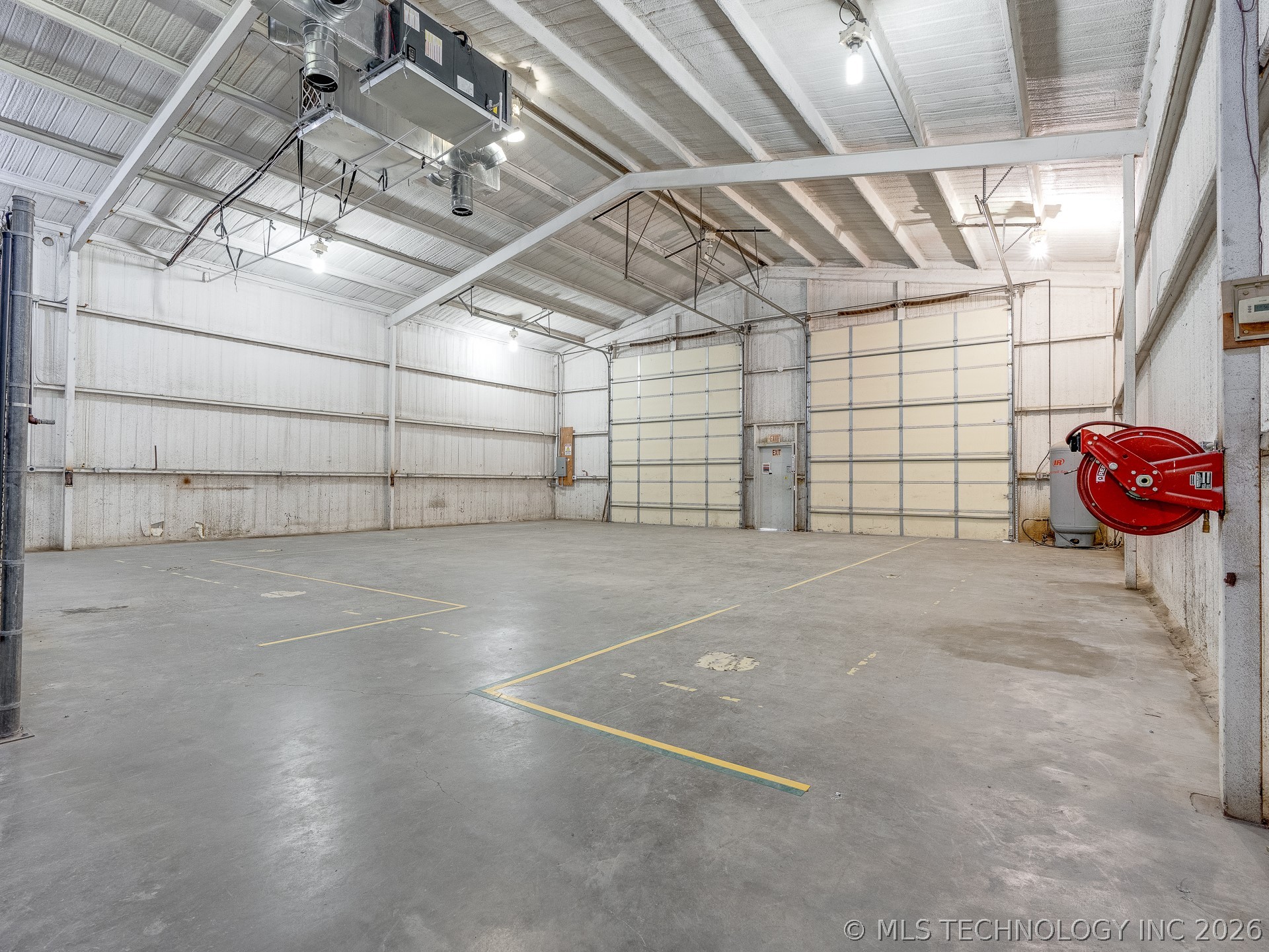 122 N Hickory Street Property Photo 7