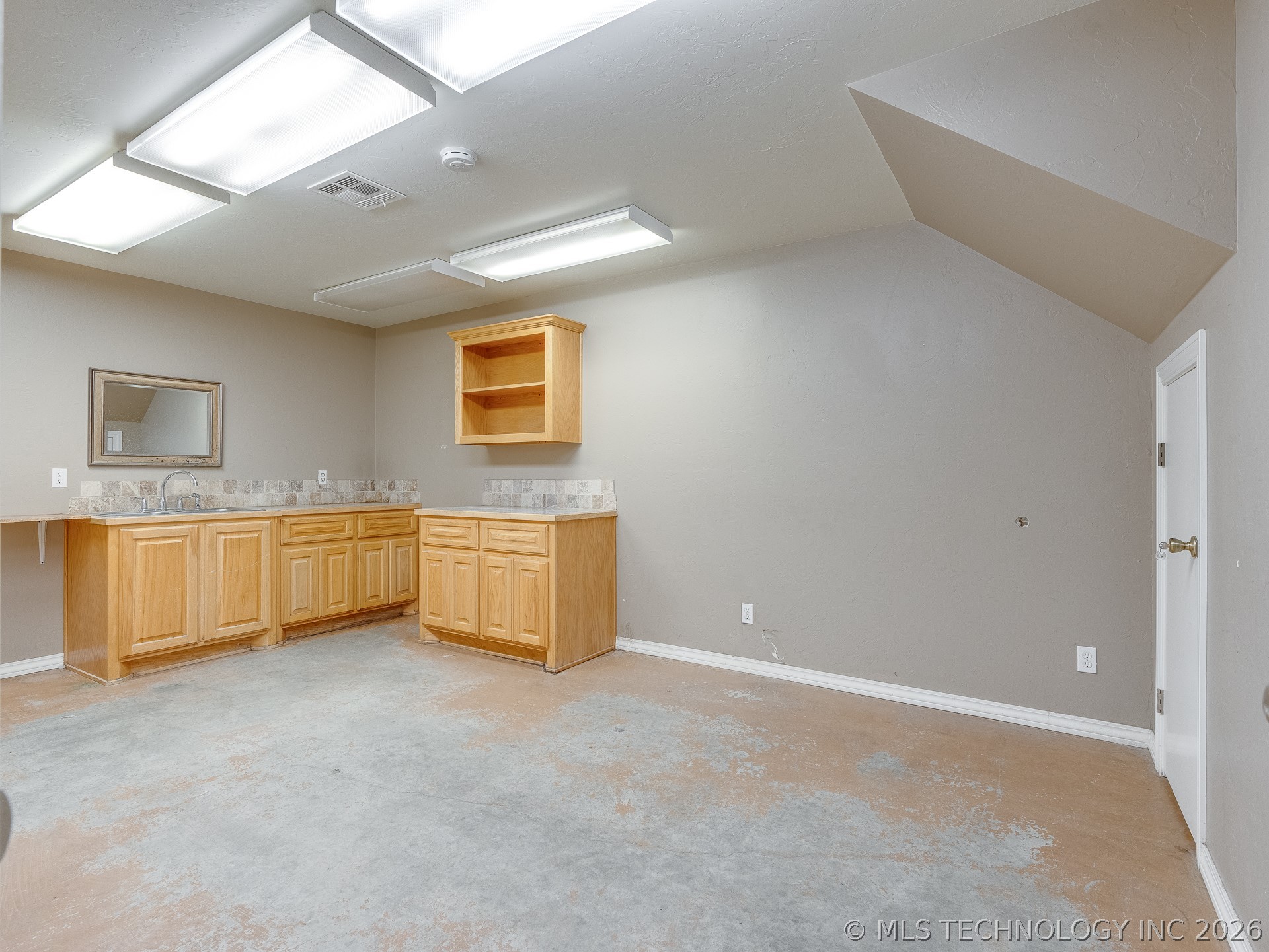 122 N Hickory Street Property Photo 35