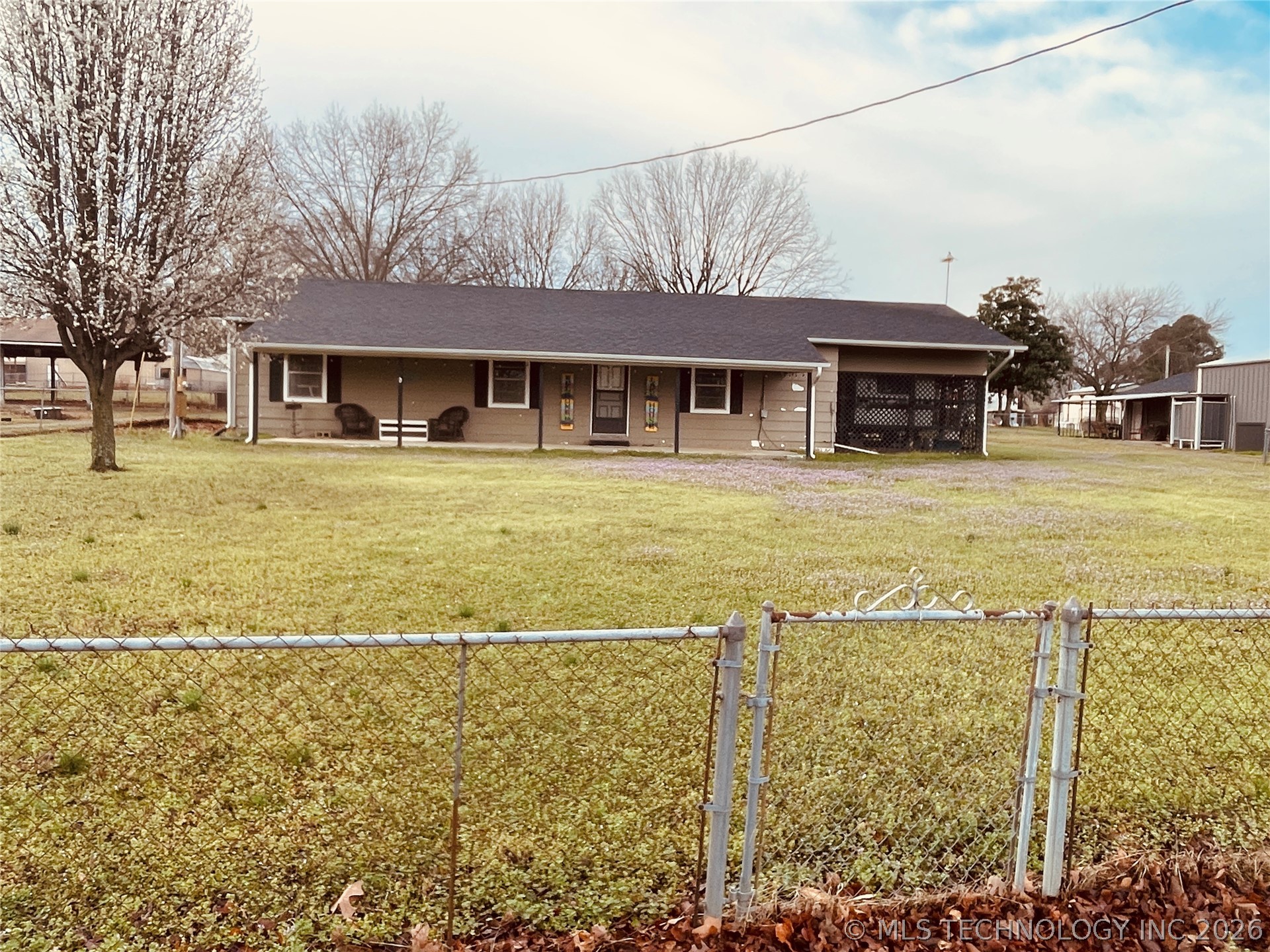 421216 E 1161 Road Property Photo 1