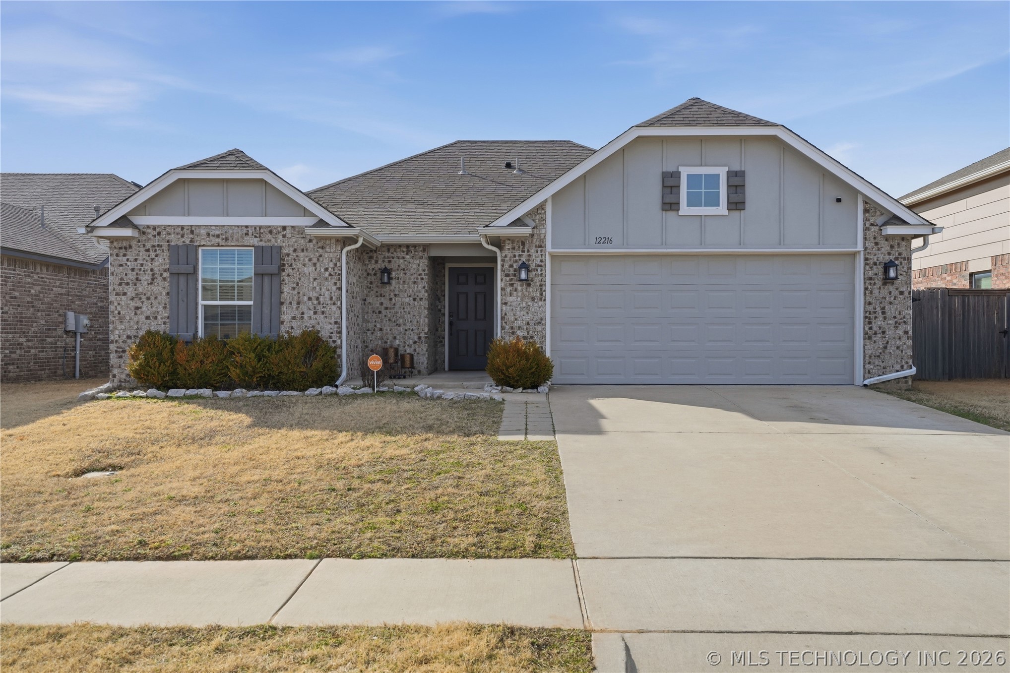 12216 N 130 Avenue Property Photo 1