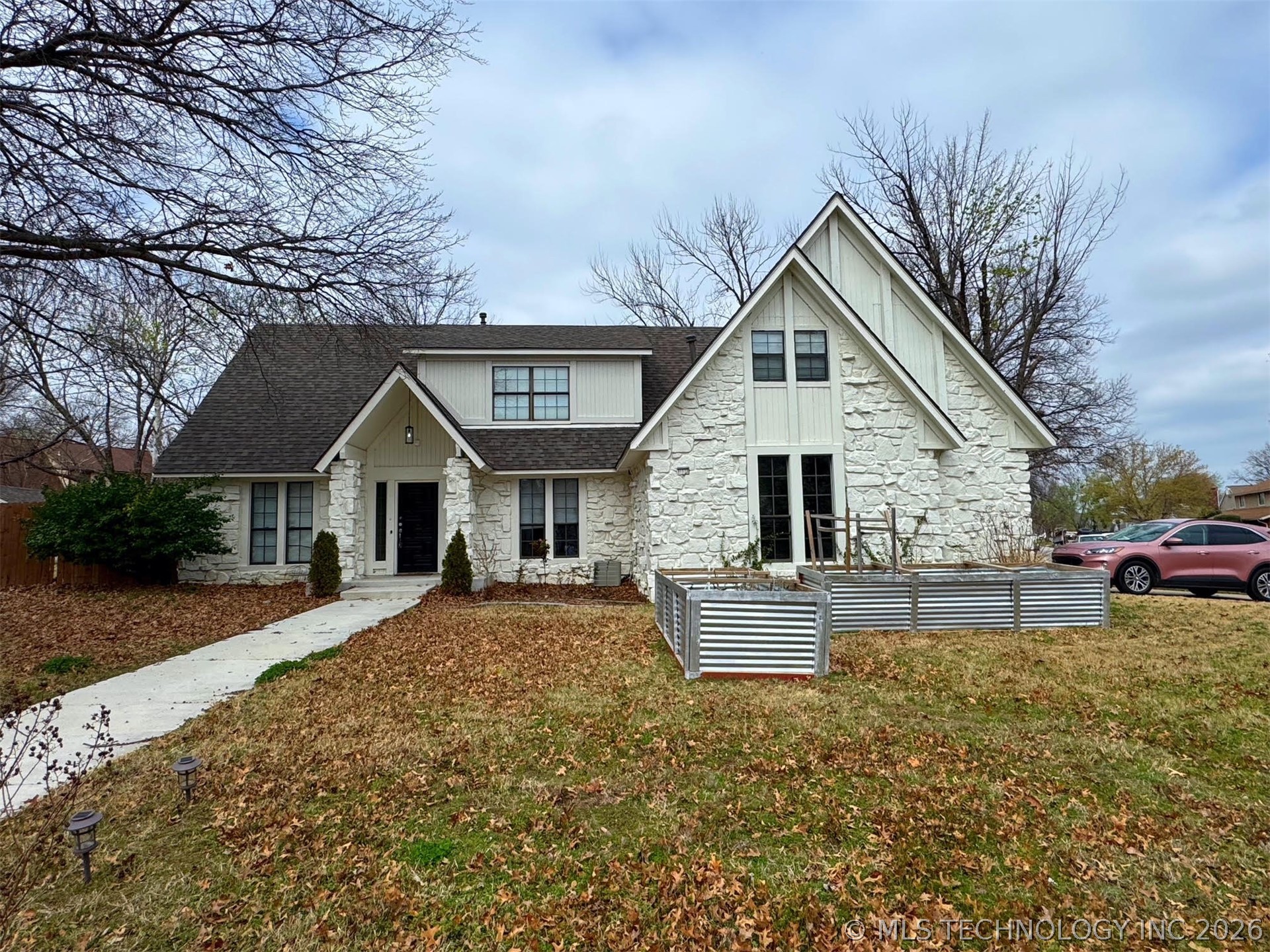 11033 E 66th Street Property Photo 2