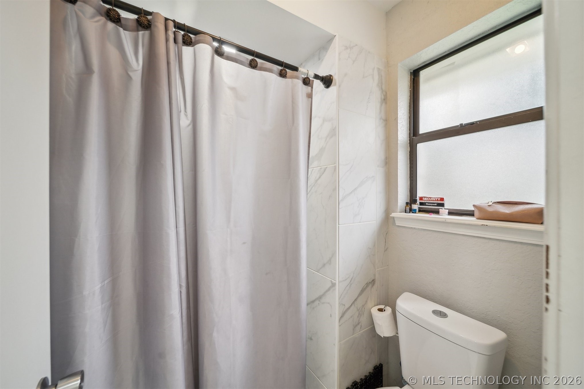 11033 E 66th Street Property Photo 6