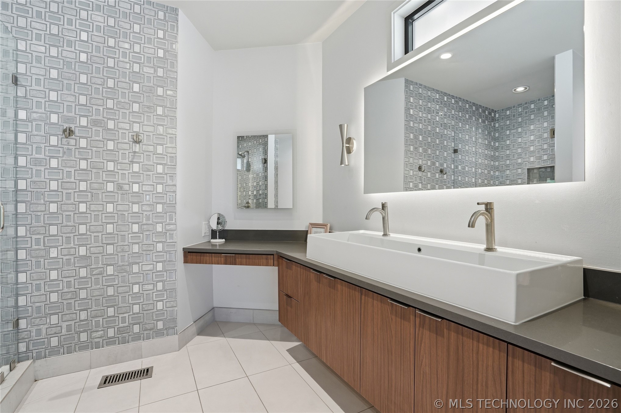 4343 S Victor Avenue Property Photo 20