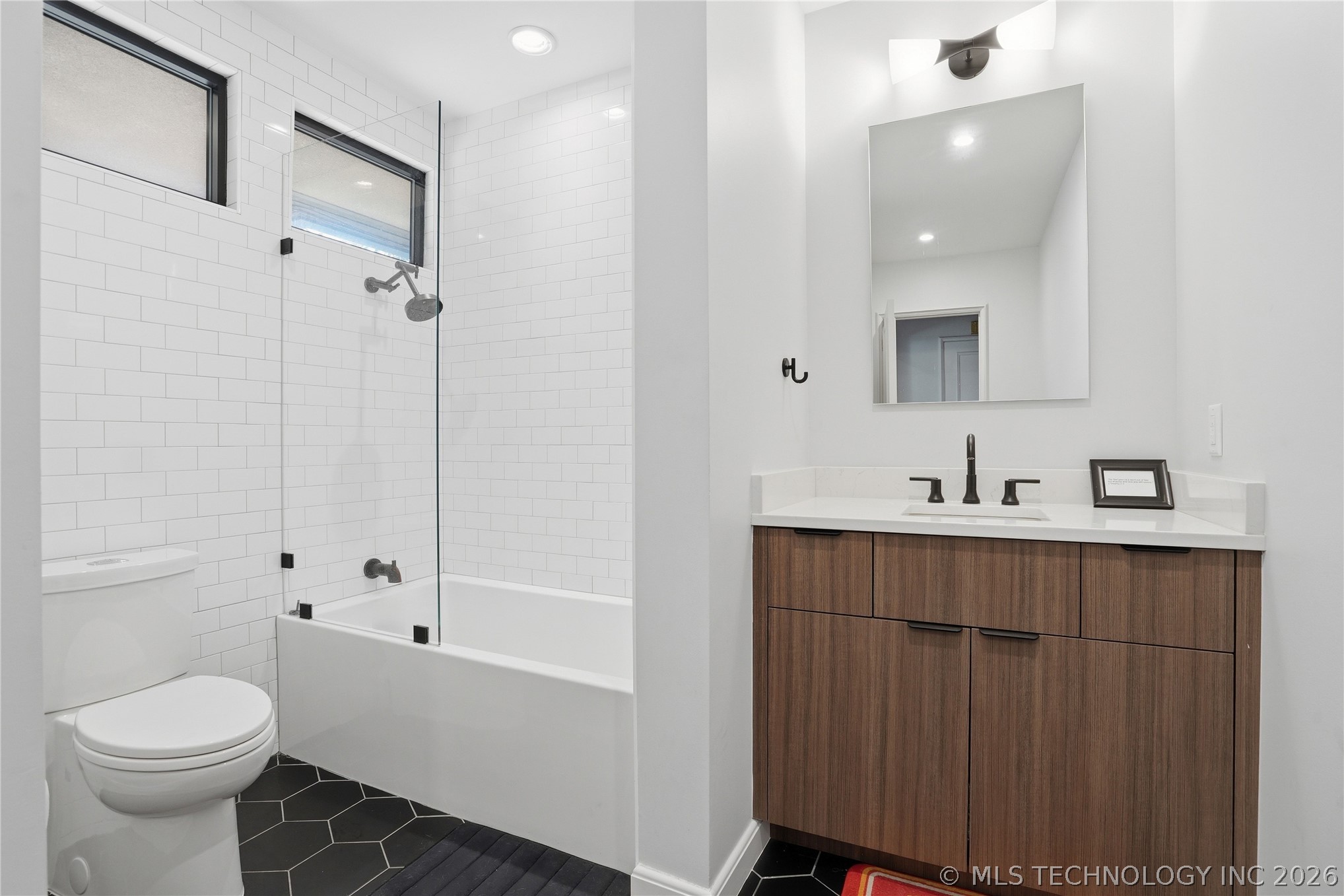 4343 S Victor Avenue Property Photo 23
