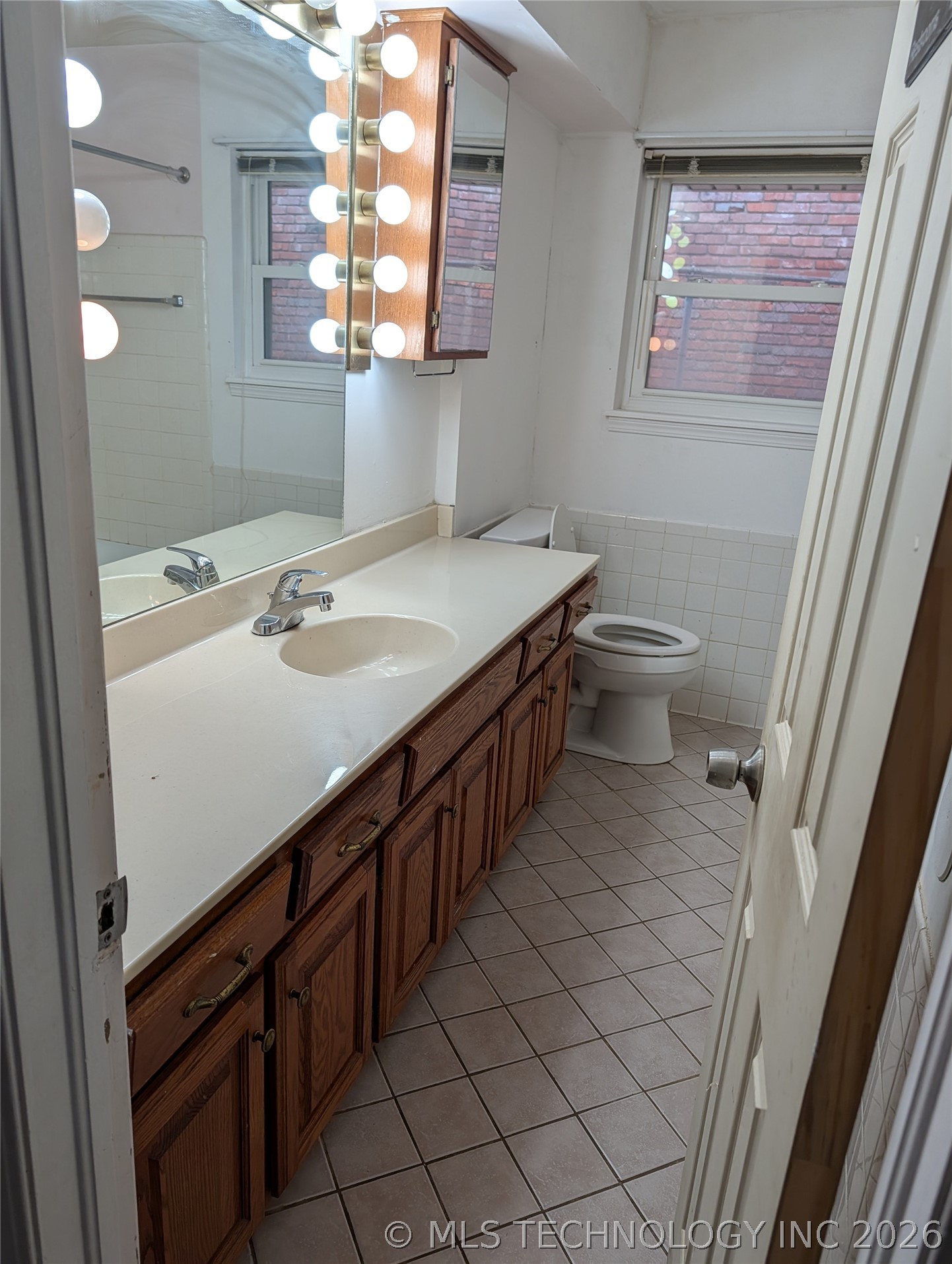 7937 S Florence Avenue Property Photo 7