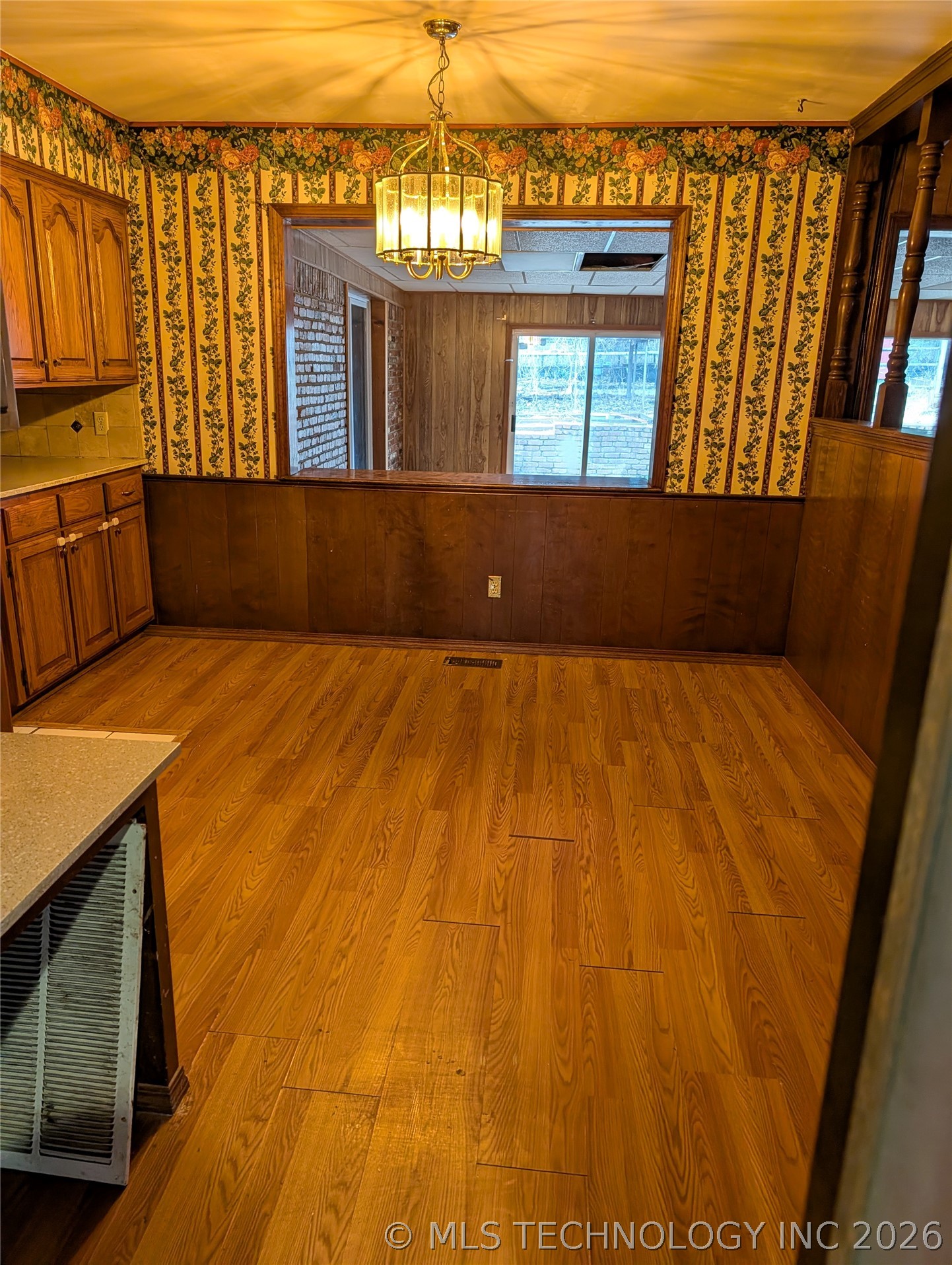 7937 S Florence Avenue Property Photo 17