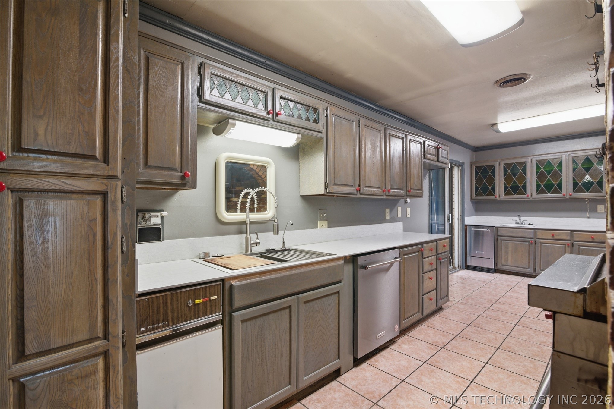6022 S 72nd East Avenue Property Photo 9