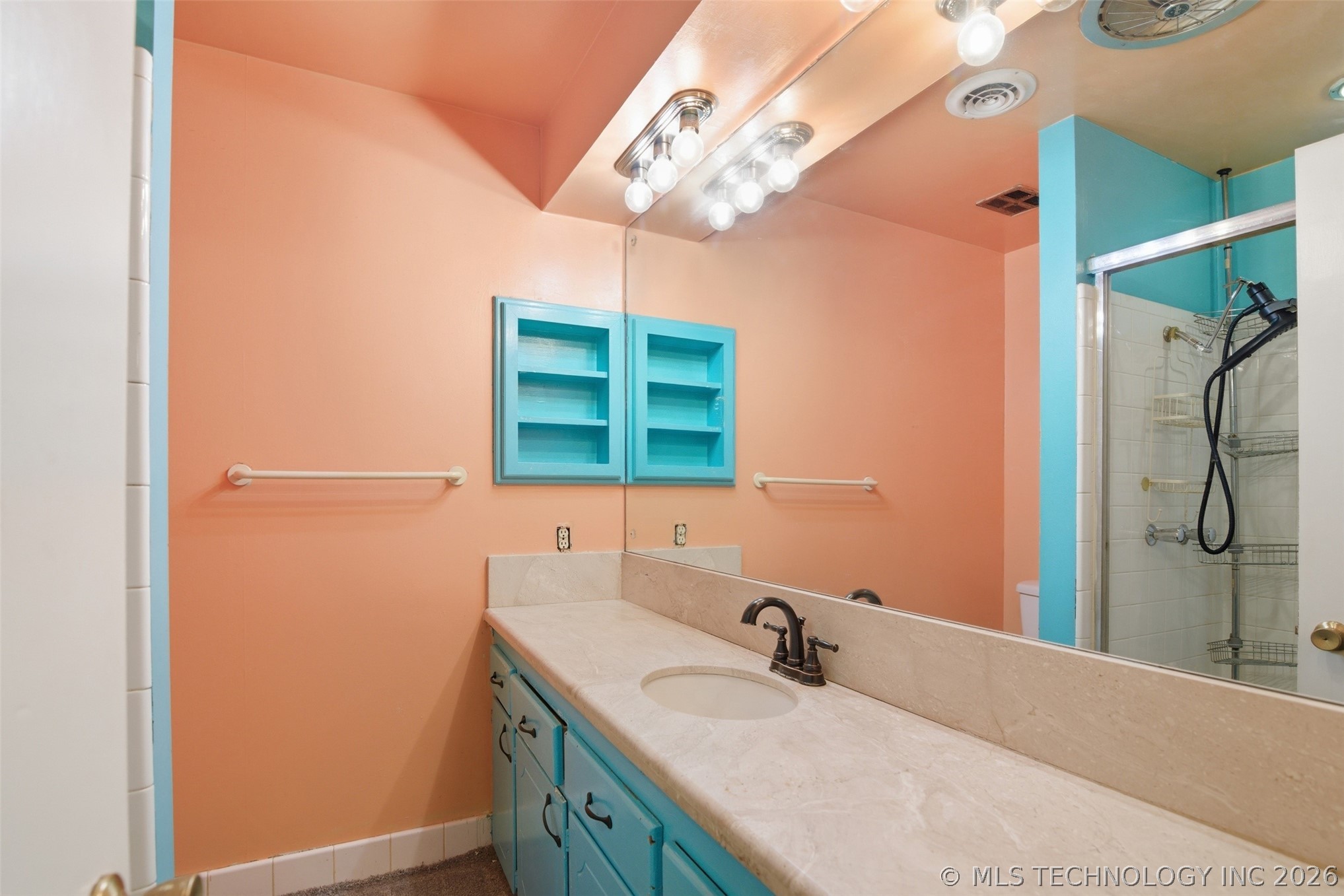 6022 S 72nd East Avenue Property Photo 22