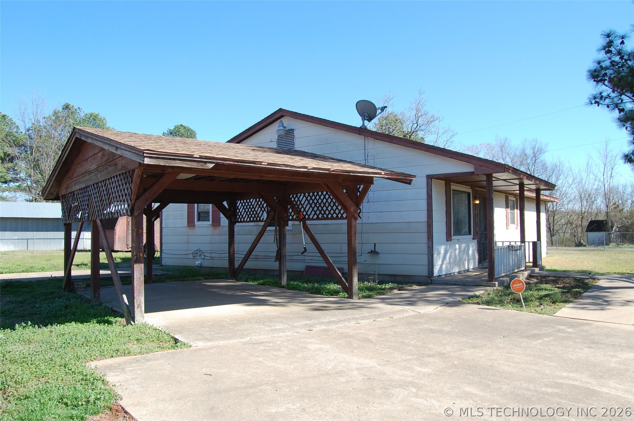24320 C Street Property Photo 2