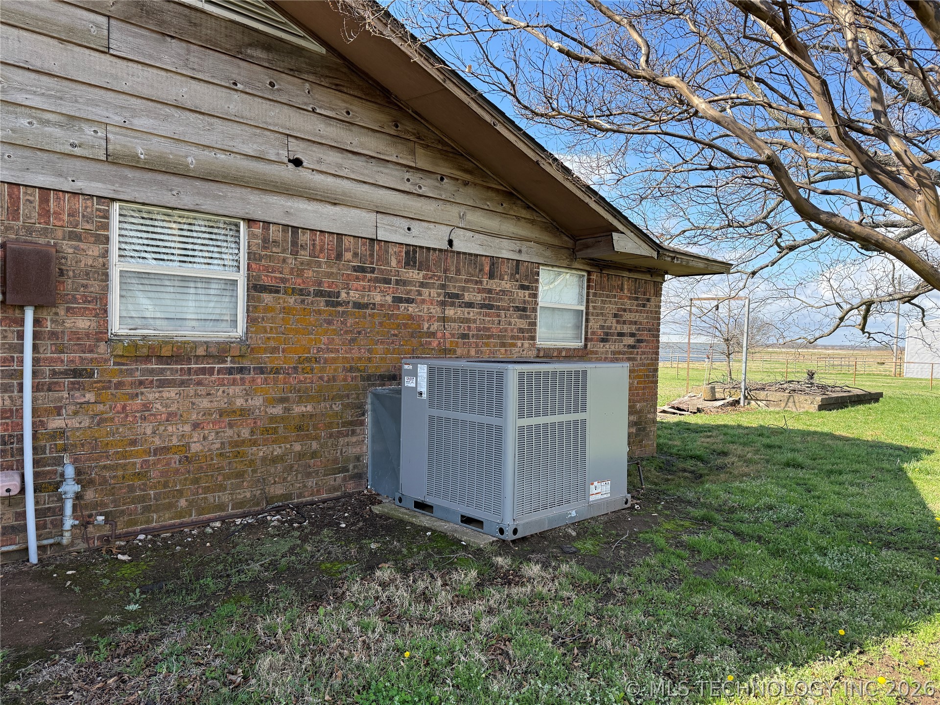 9054 Allen Property Photo 3