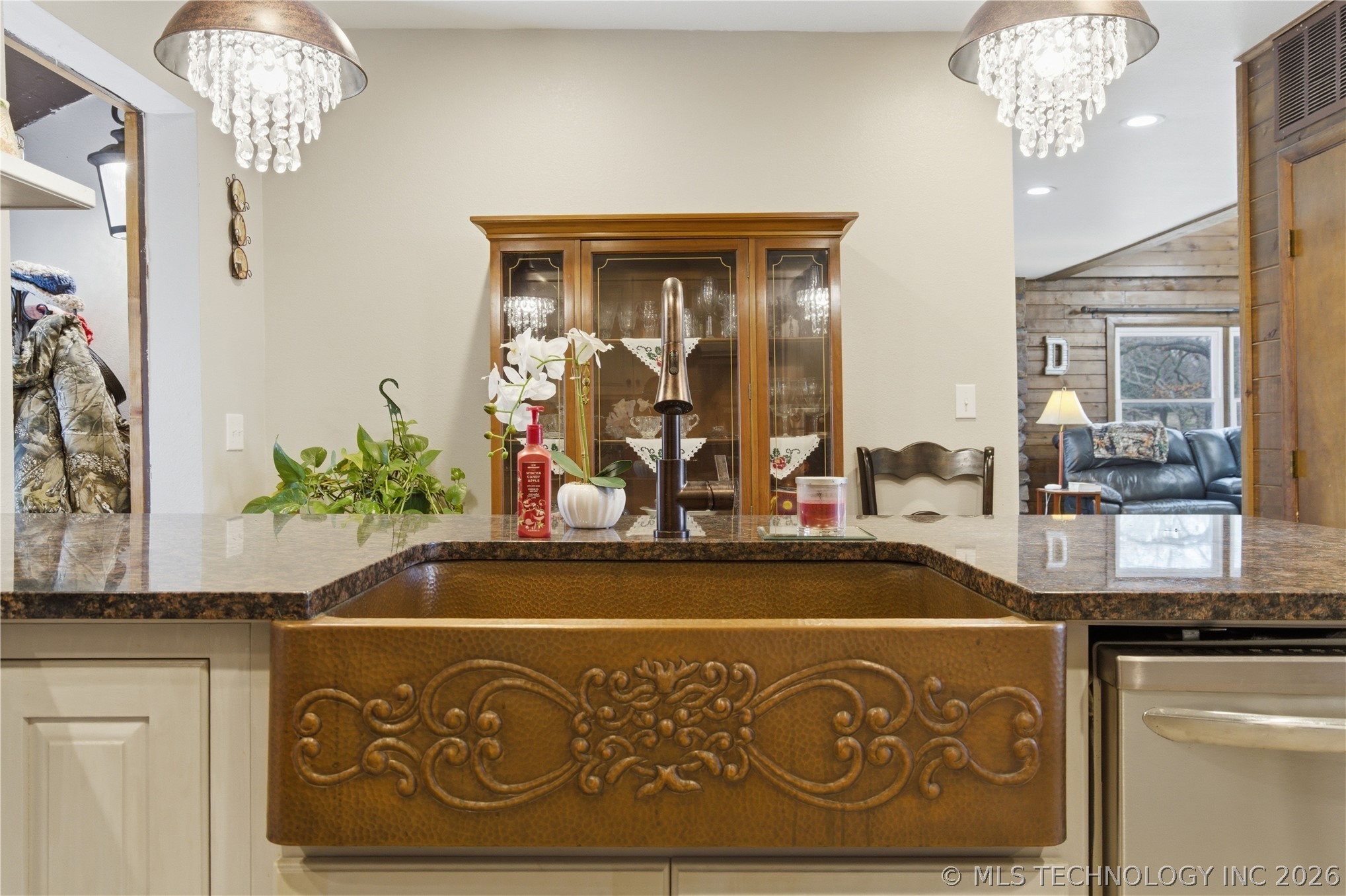 1340 Ulan Property Photo 8