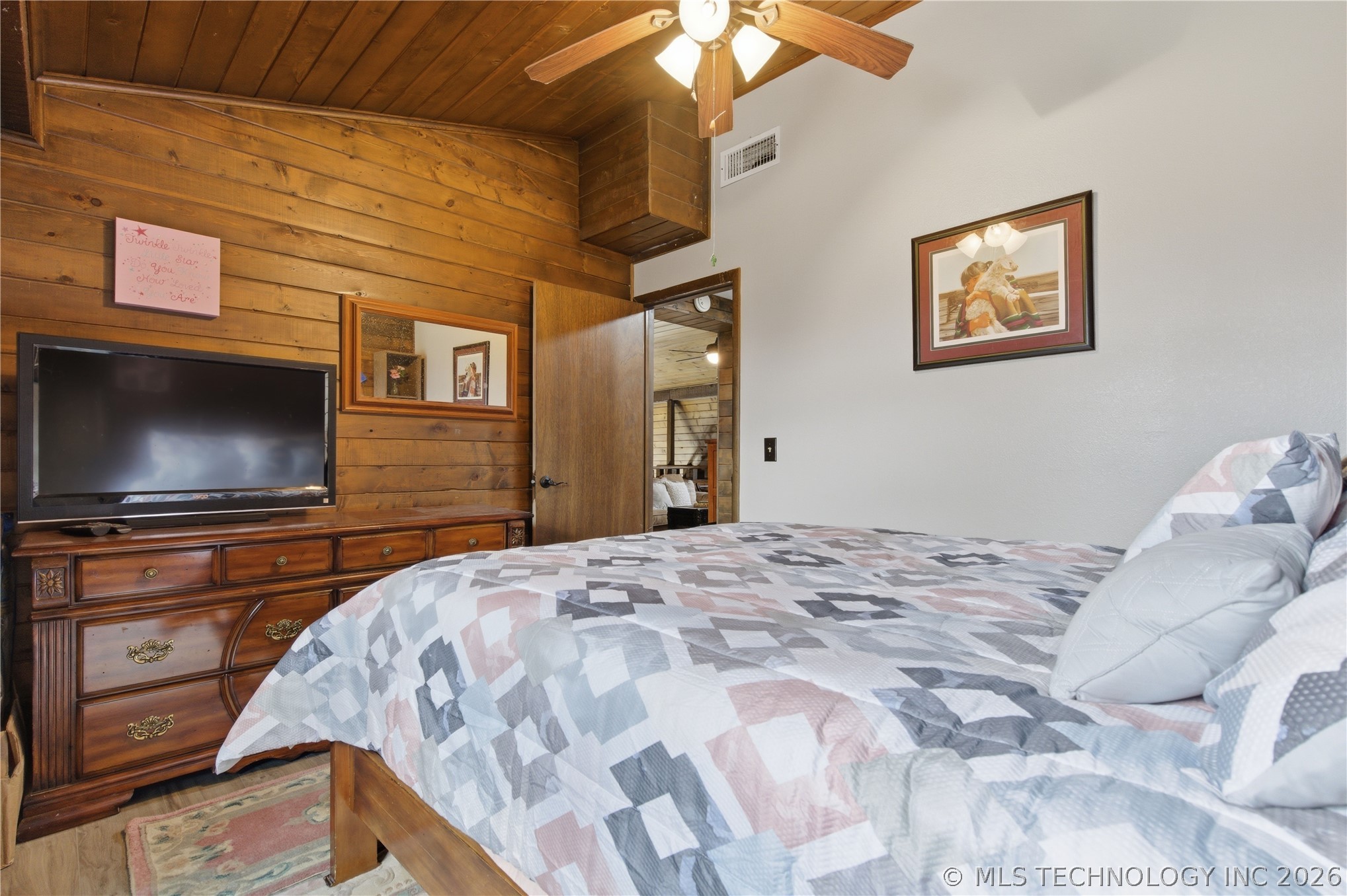 1340 Ulan Property Photo 31