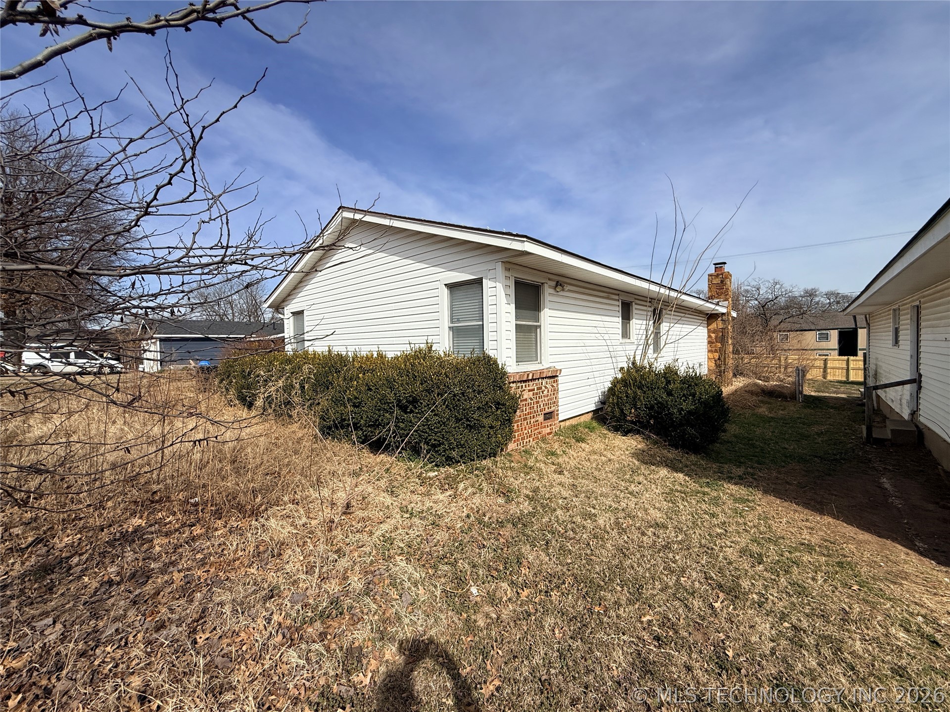 4825 S Lawton Avenue Property Photo 4