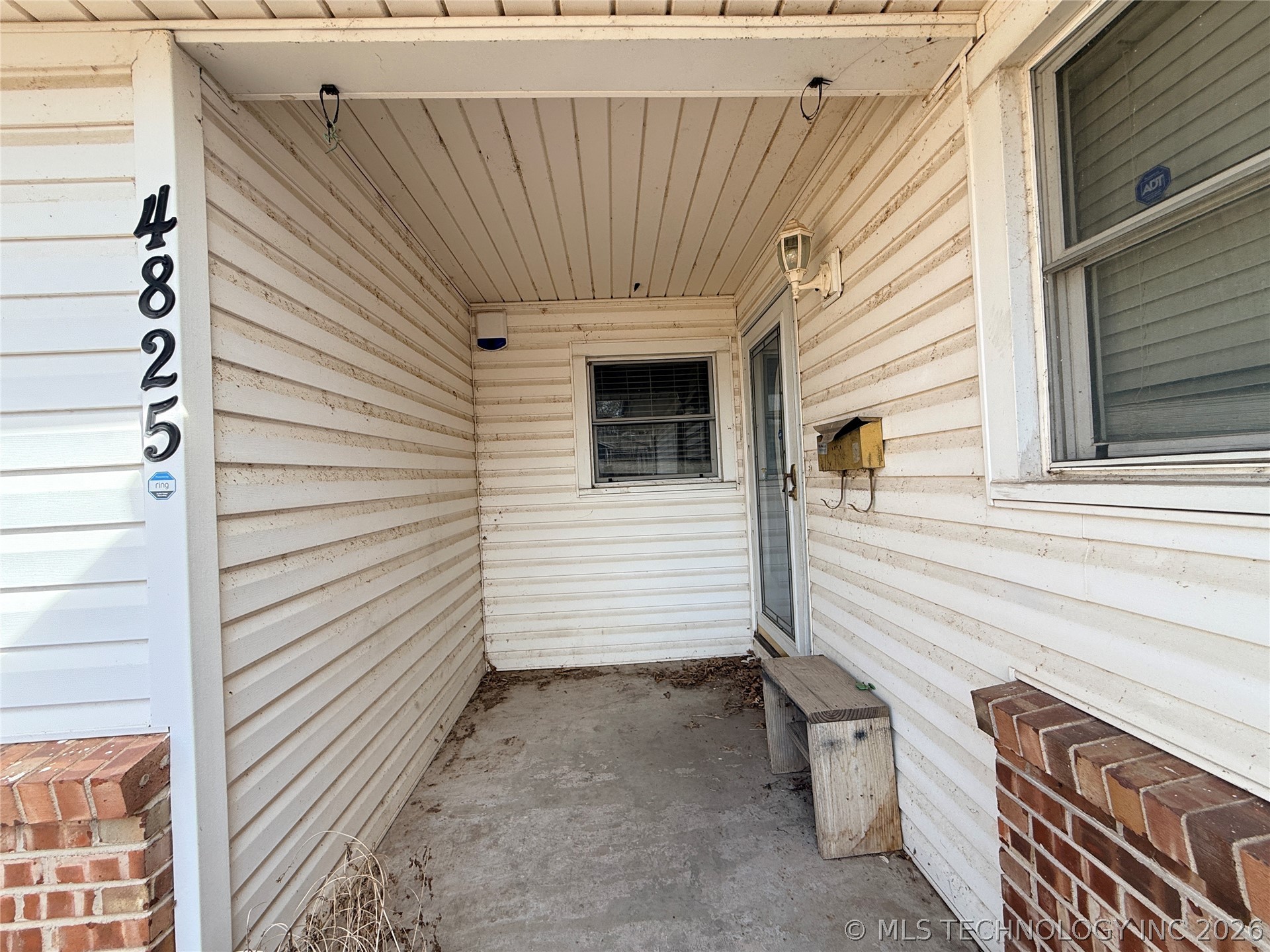 4825 S Lawton Avenue Property Photo 5
