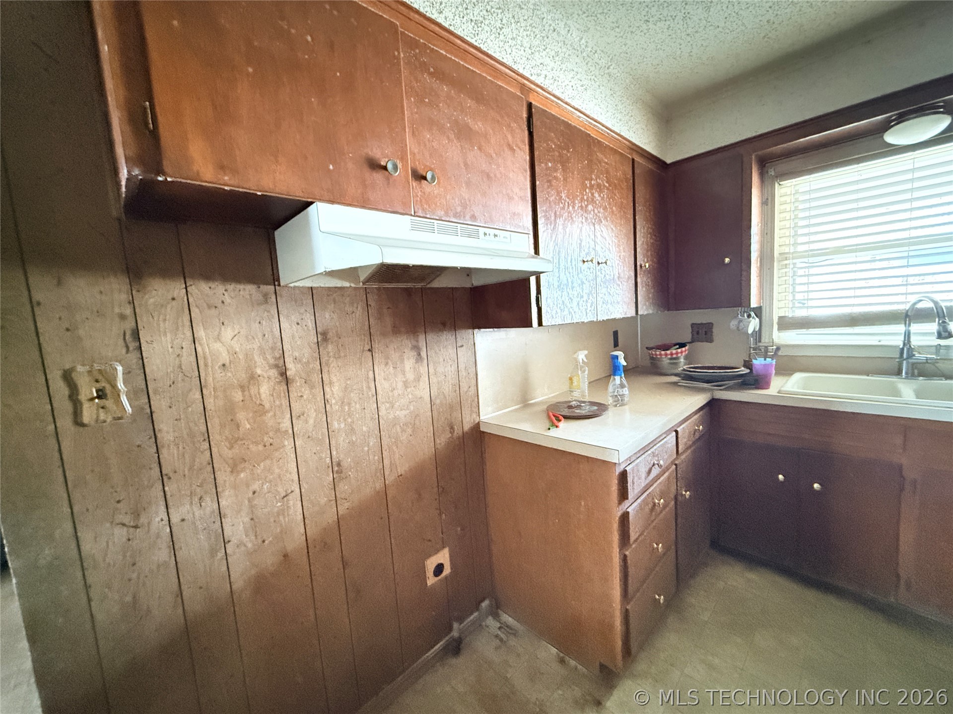 4825 S Lawton Avenue Property Photo 17