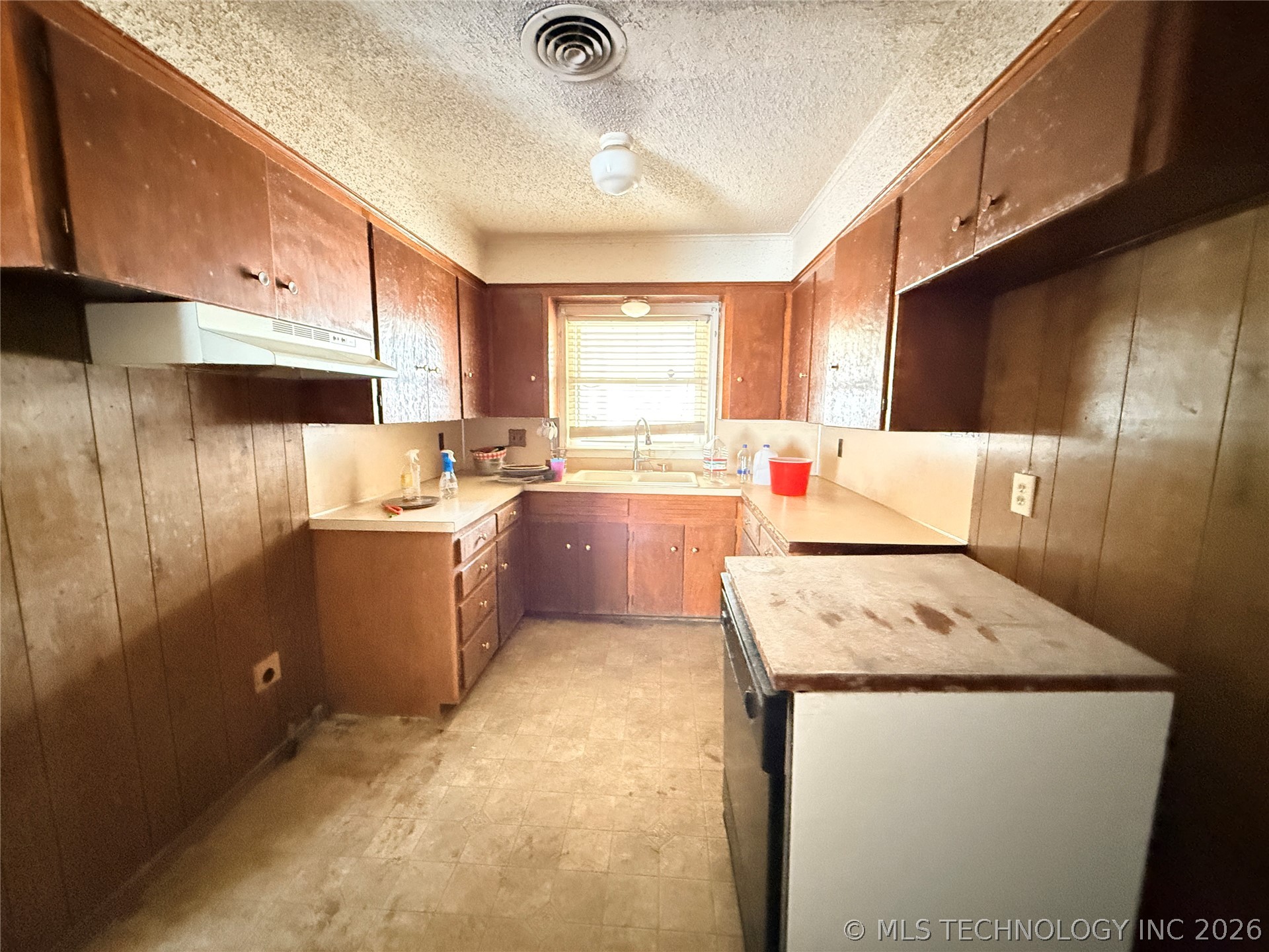 4825 S Lawton Avenue Property Photo 18