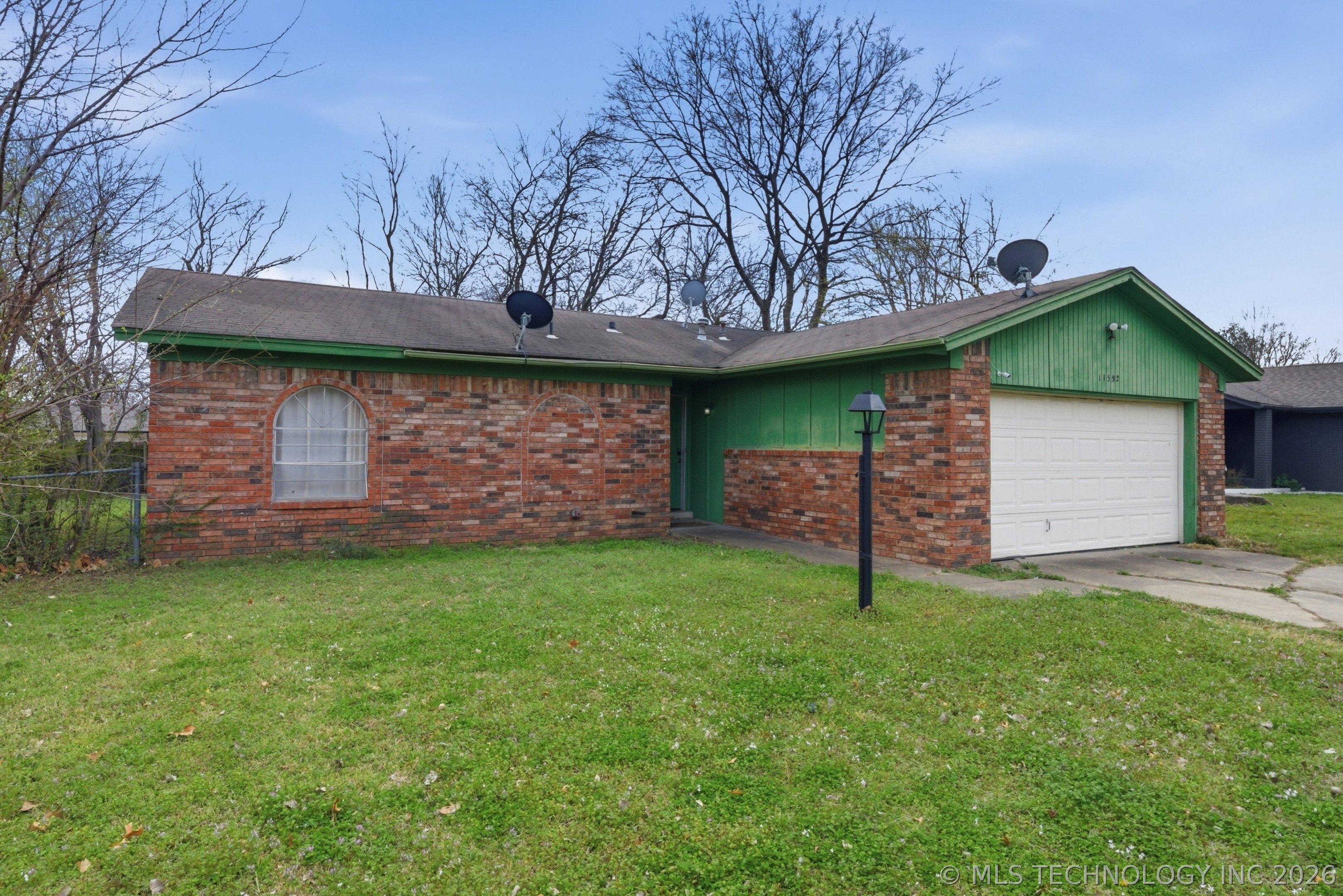 11552 E 27th Court Property Photo 2