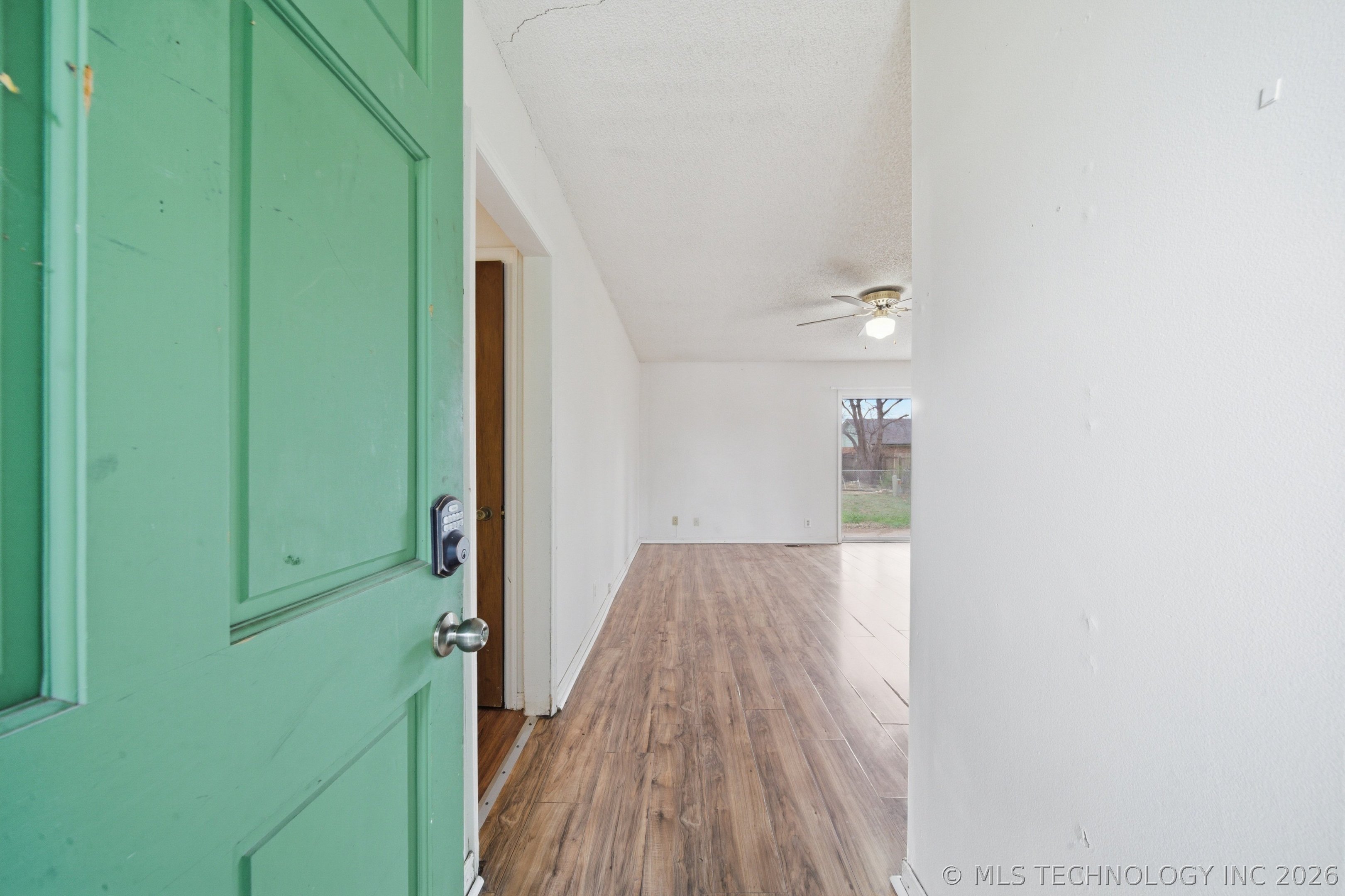 11552 E 27th Court Property Photo 4