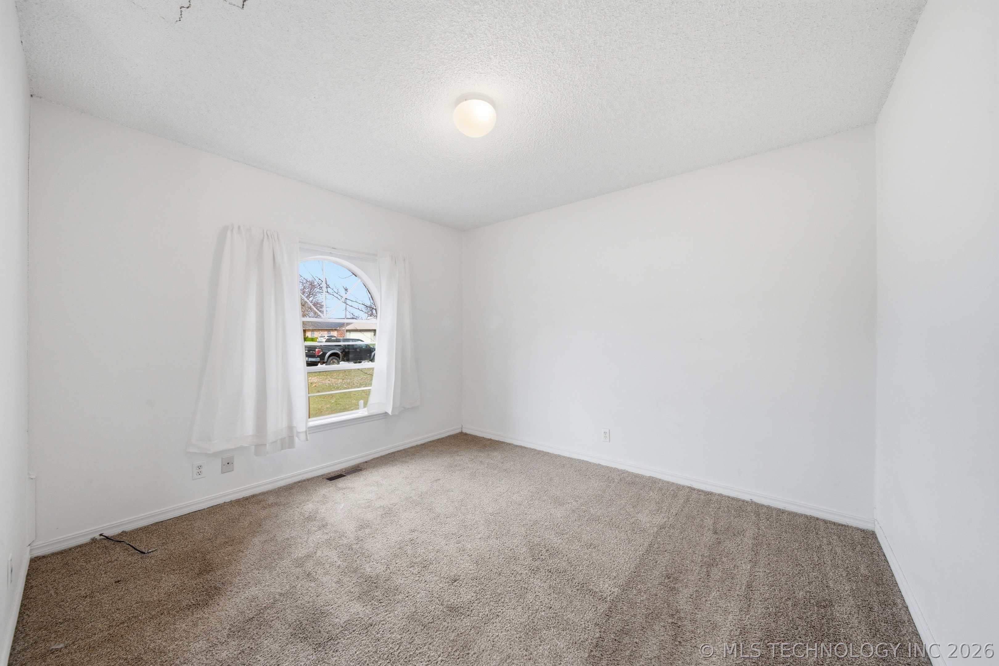 11552 E 27th Court Property Photo 12