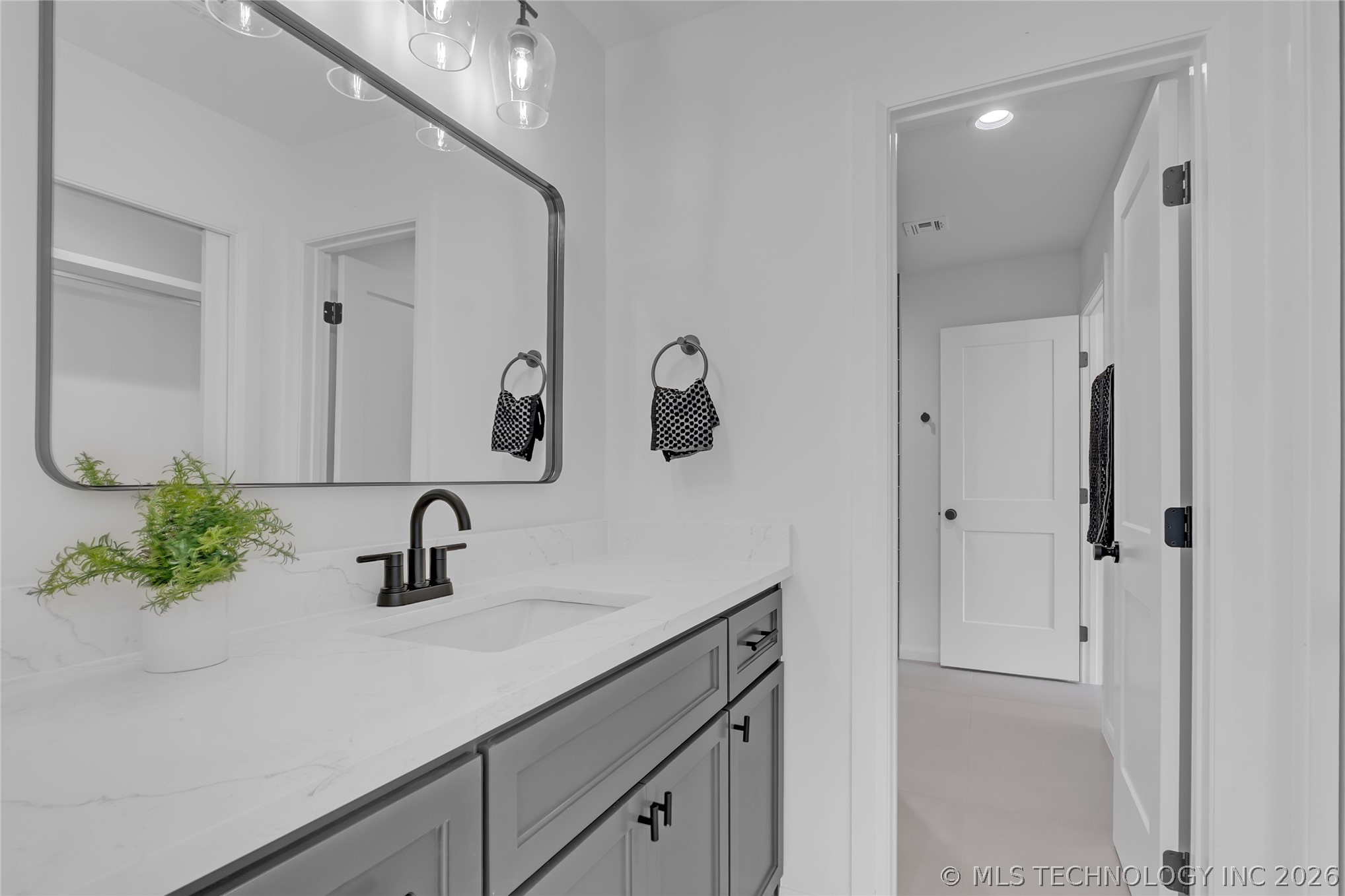 190 E Freeport Street Property Photo 56