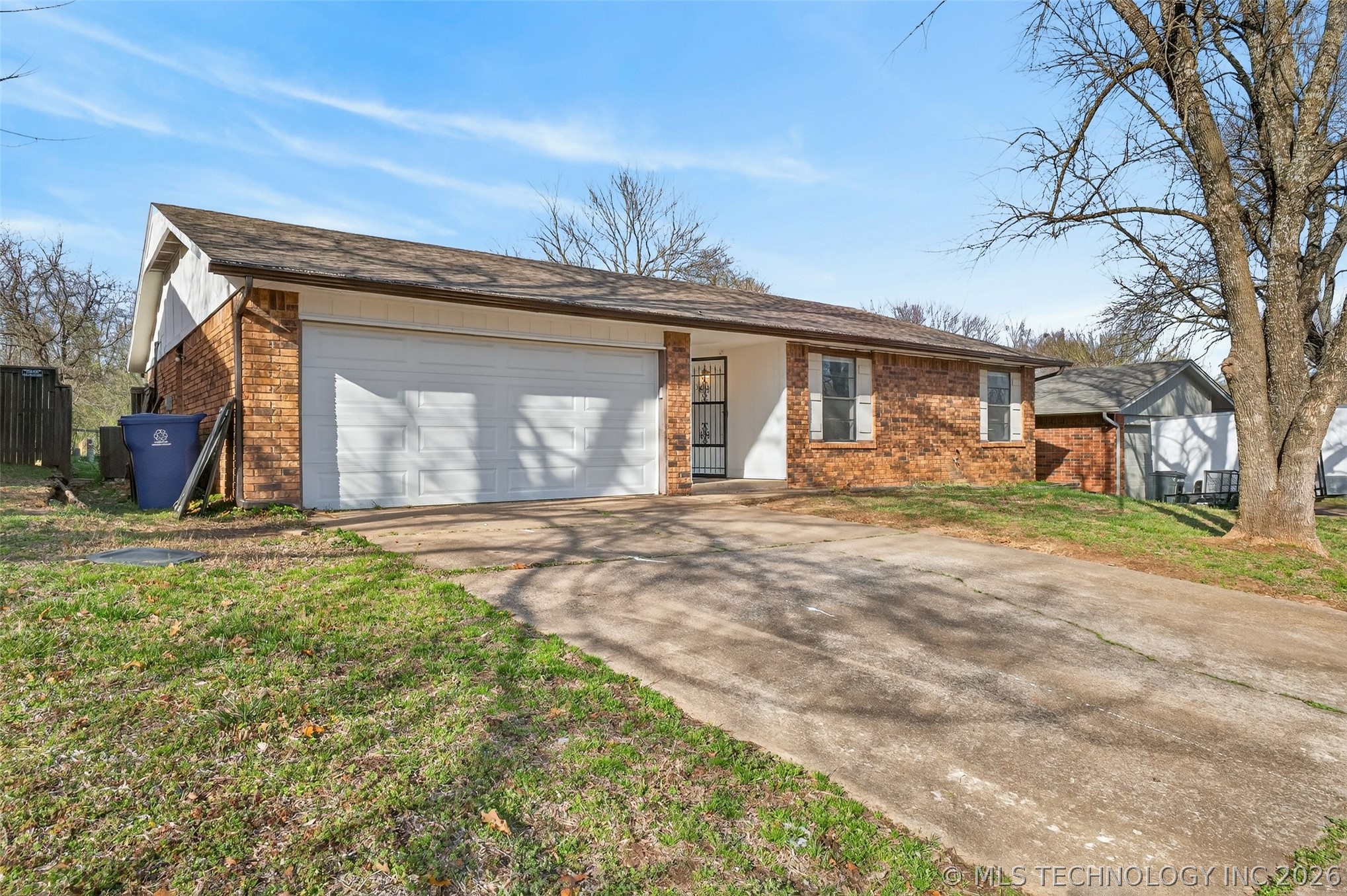 316 E Vicksburg Street Property Photo 3