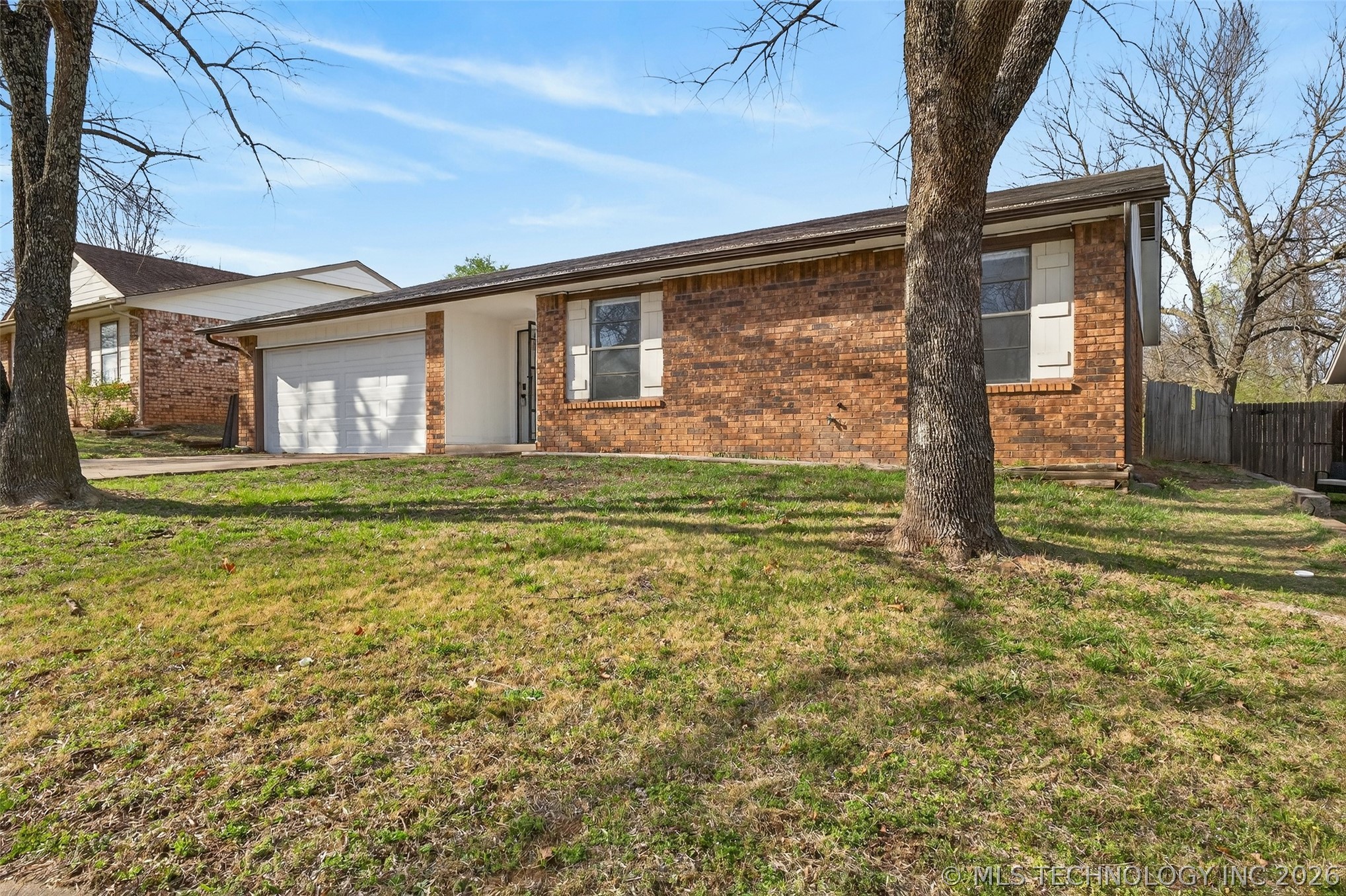 316 E Vicksburg Street Property Photo 4