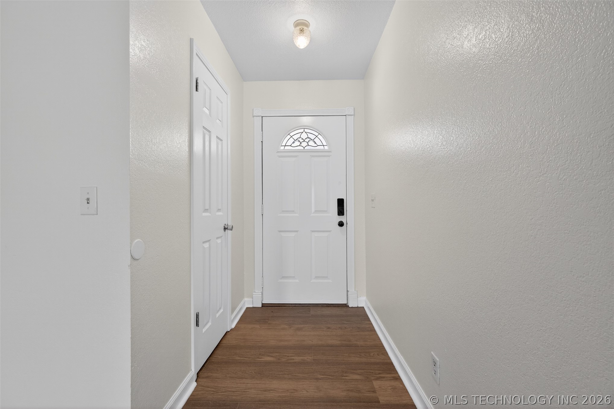 316 E Vicksburg Street Property Photo 5