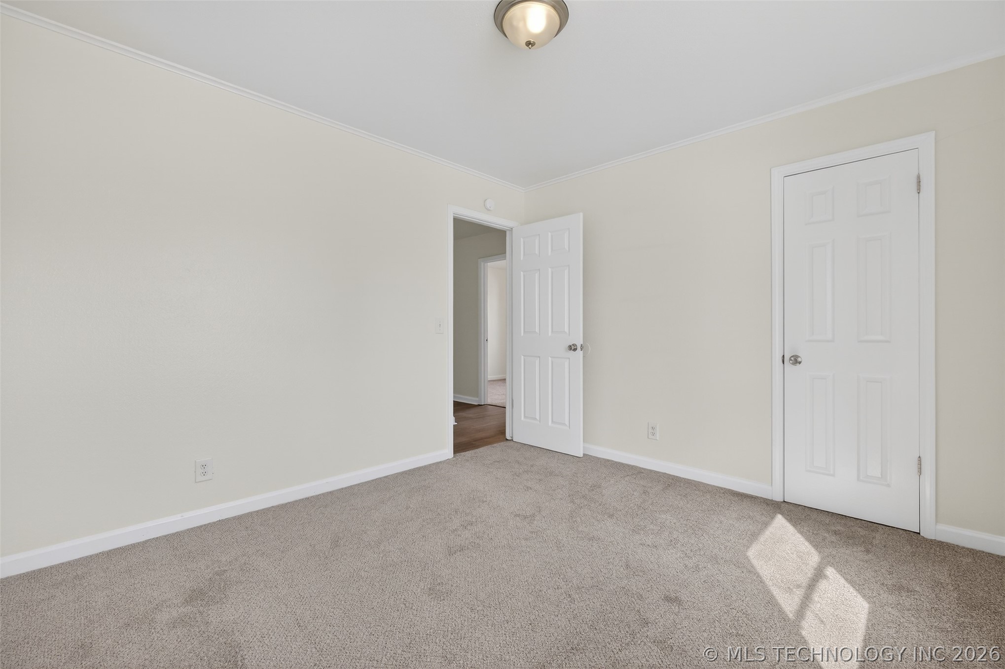 316 E Vicksburg Street Property Photo 16