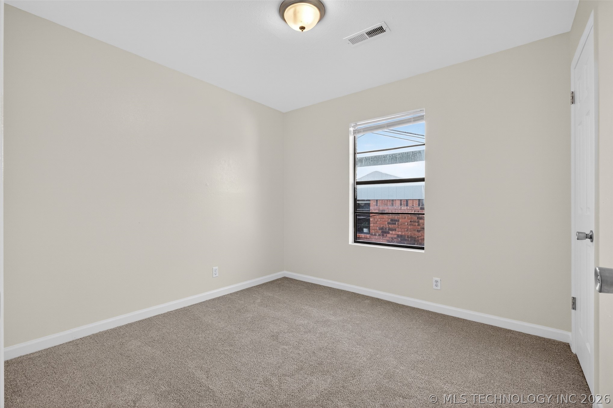 316 E Vicksburg Street Property Photo 19