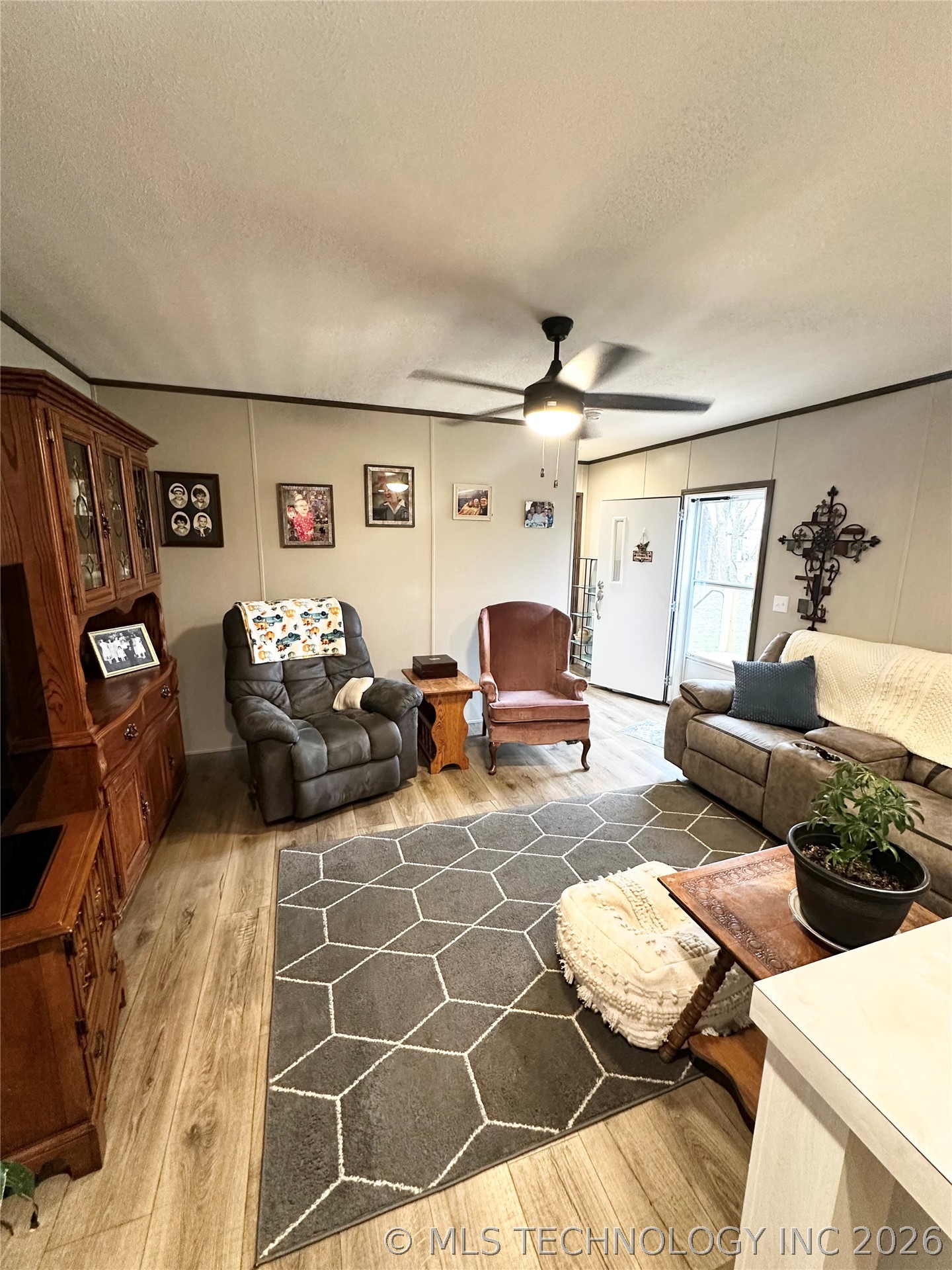 120 S 6th Street Property Photo 3