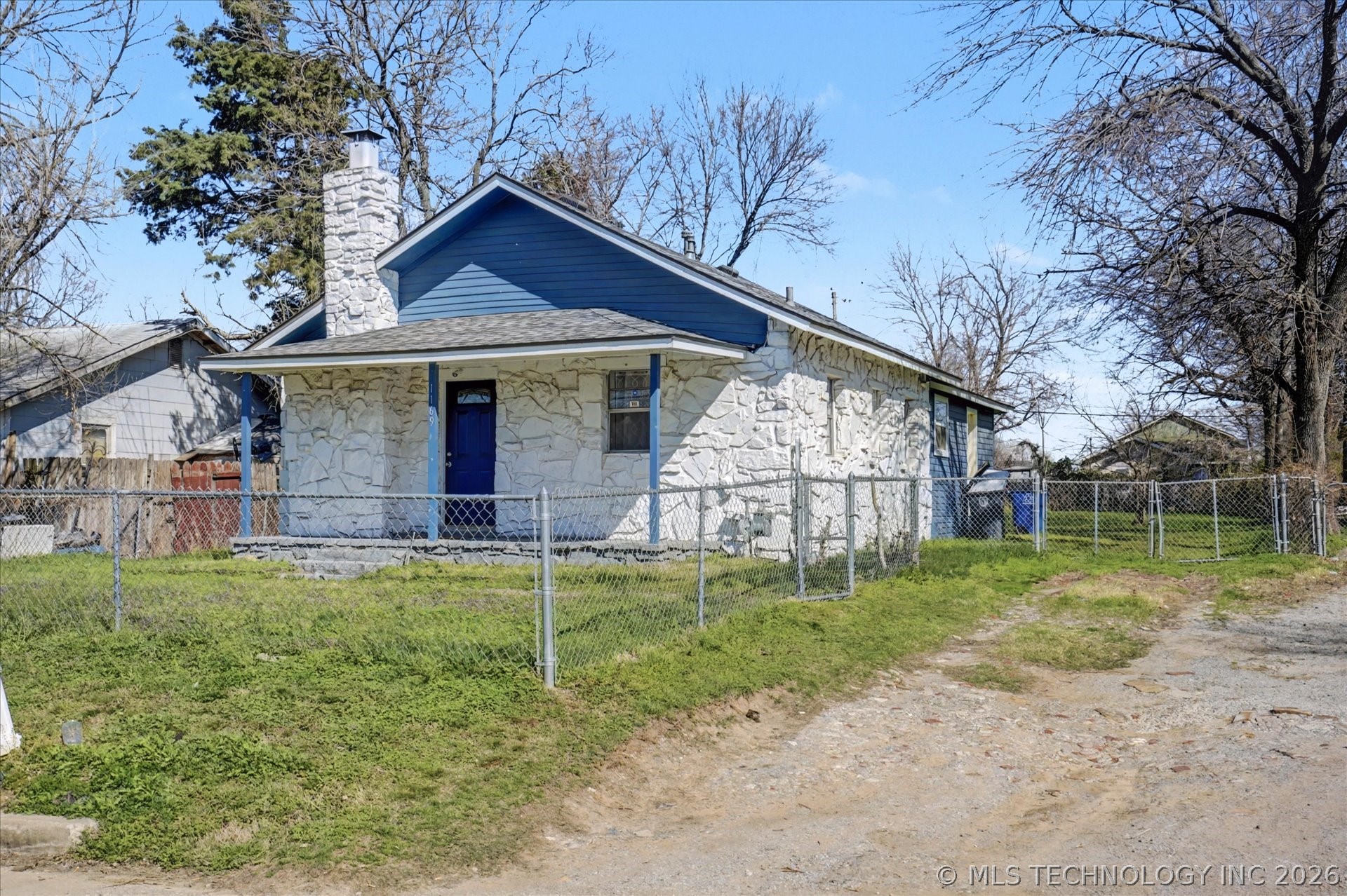 1169 N Atlanta Place Property Photo 3