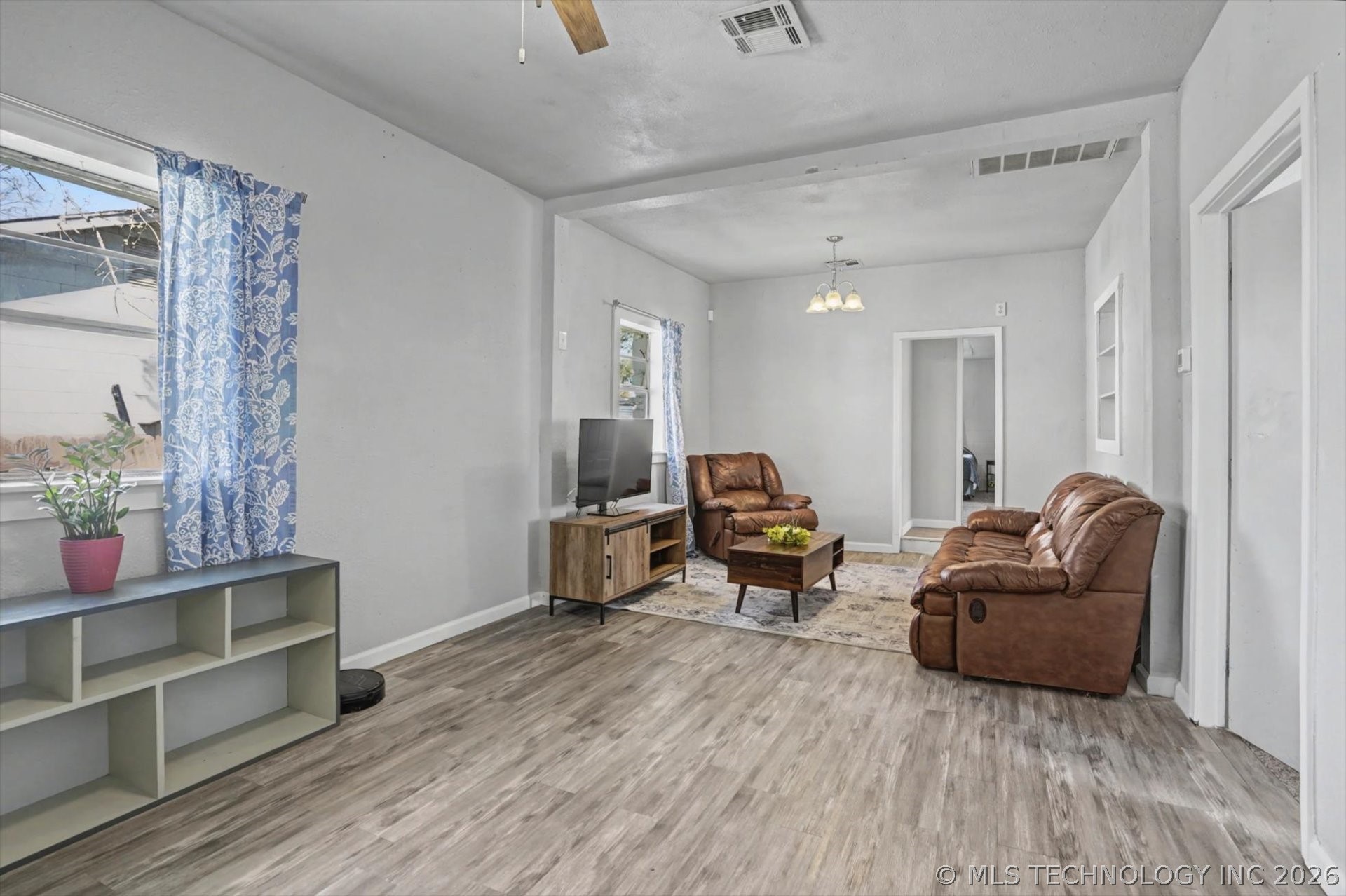 1169 N Atlanta Place Property Photo 7