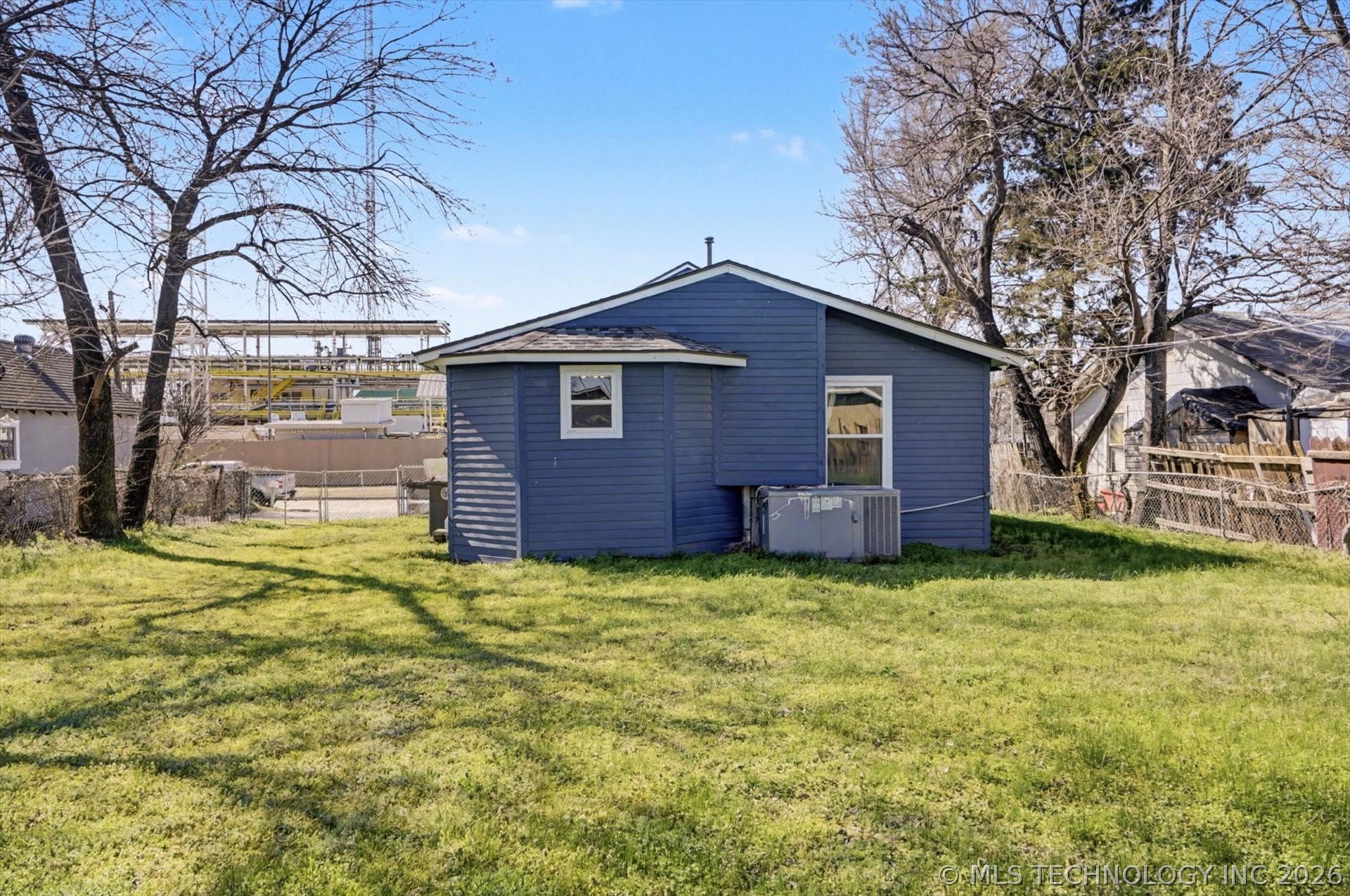 1169 N Atlanta Place Property Photo 22