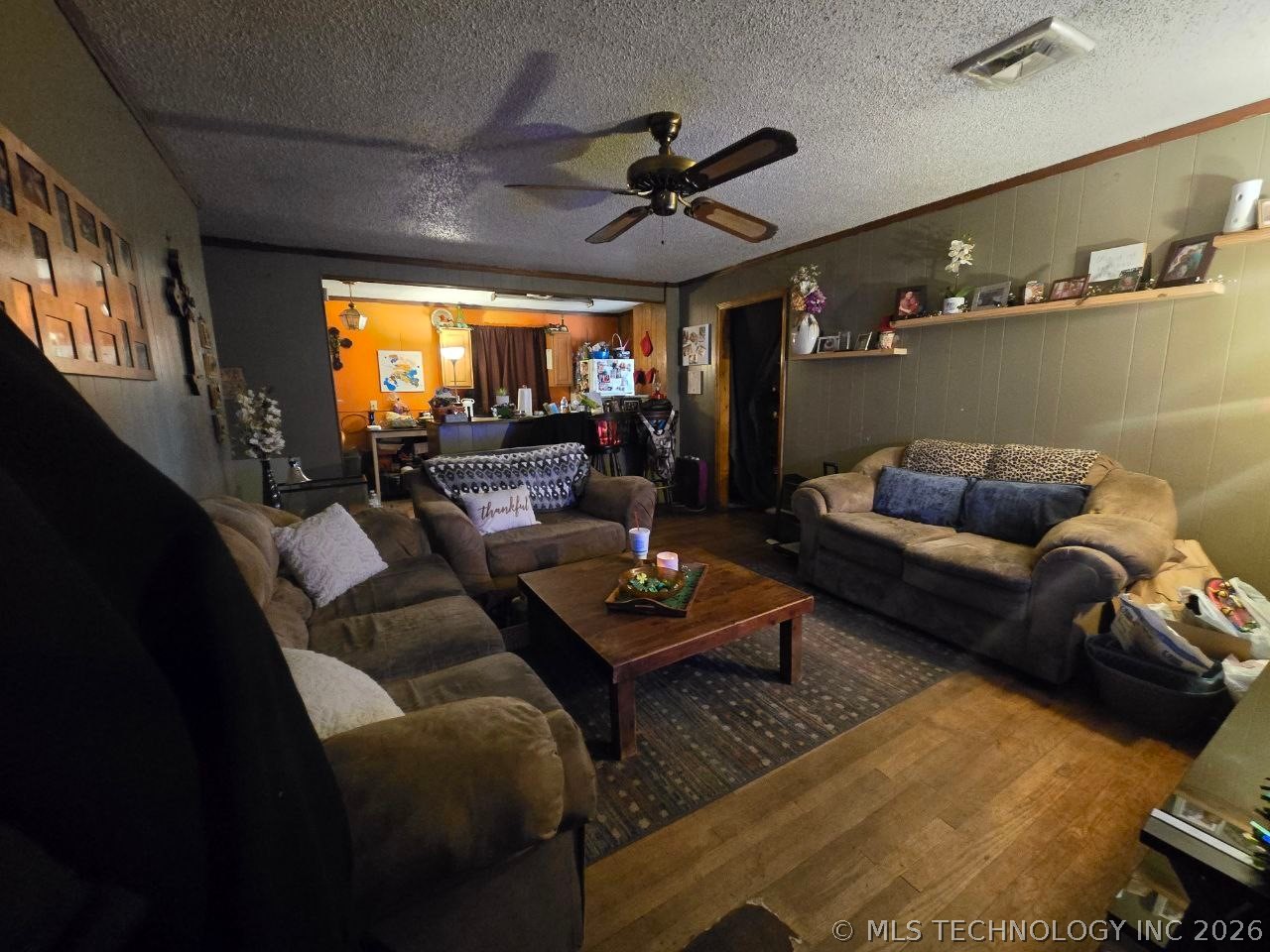 1869 S Armstrong Avenue Property Photo 3