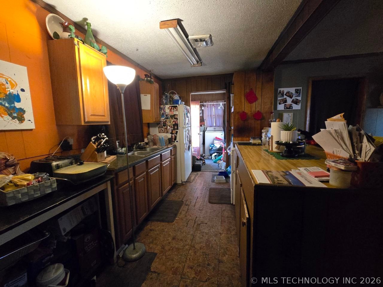 1869 S Armstrong Avenue Property Photo 8