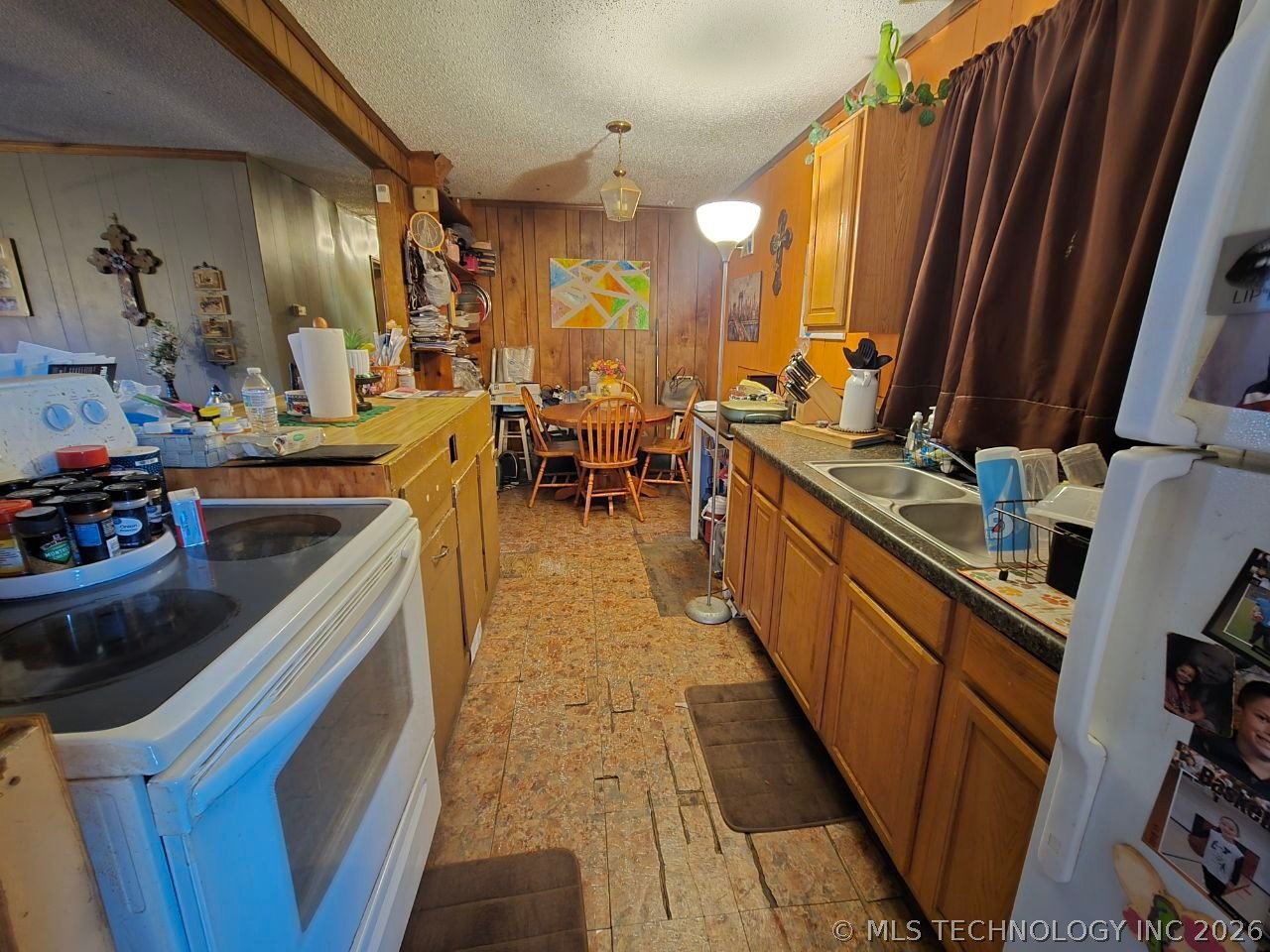 1869 S Armstrong Avenue Property Photo 9