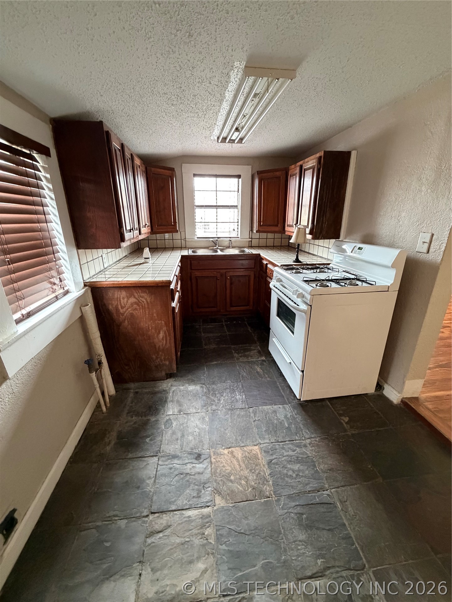 318 N Ash Avenue Property Photo 4