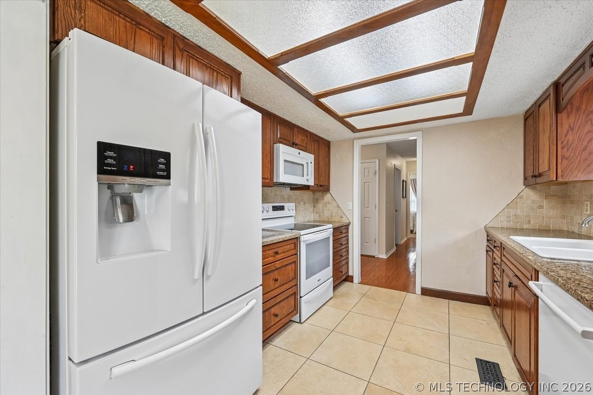 6522 S 111th East Avenue Property Photo 14