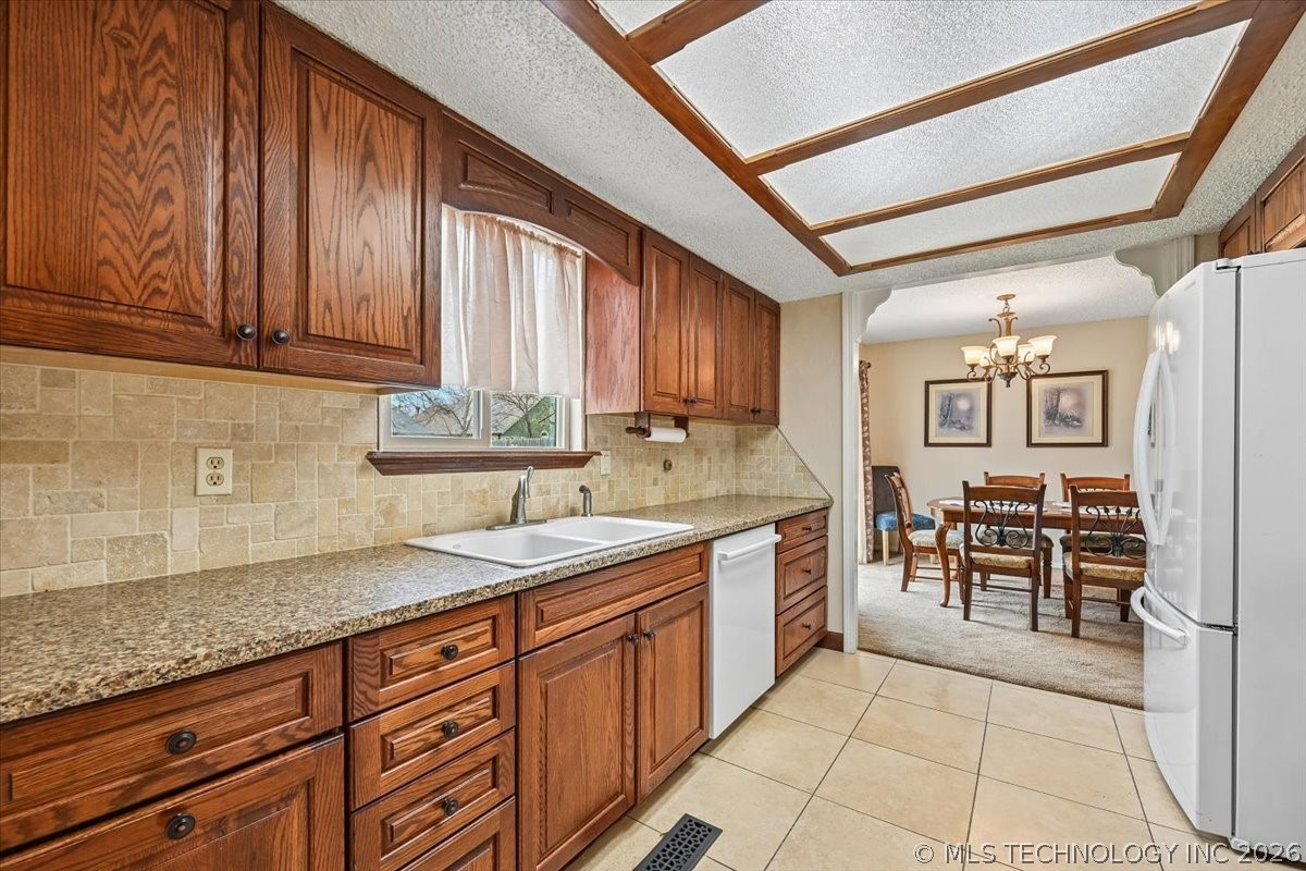 6522 S 111th East Avenue Property Photo 15