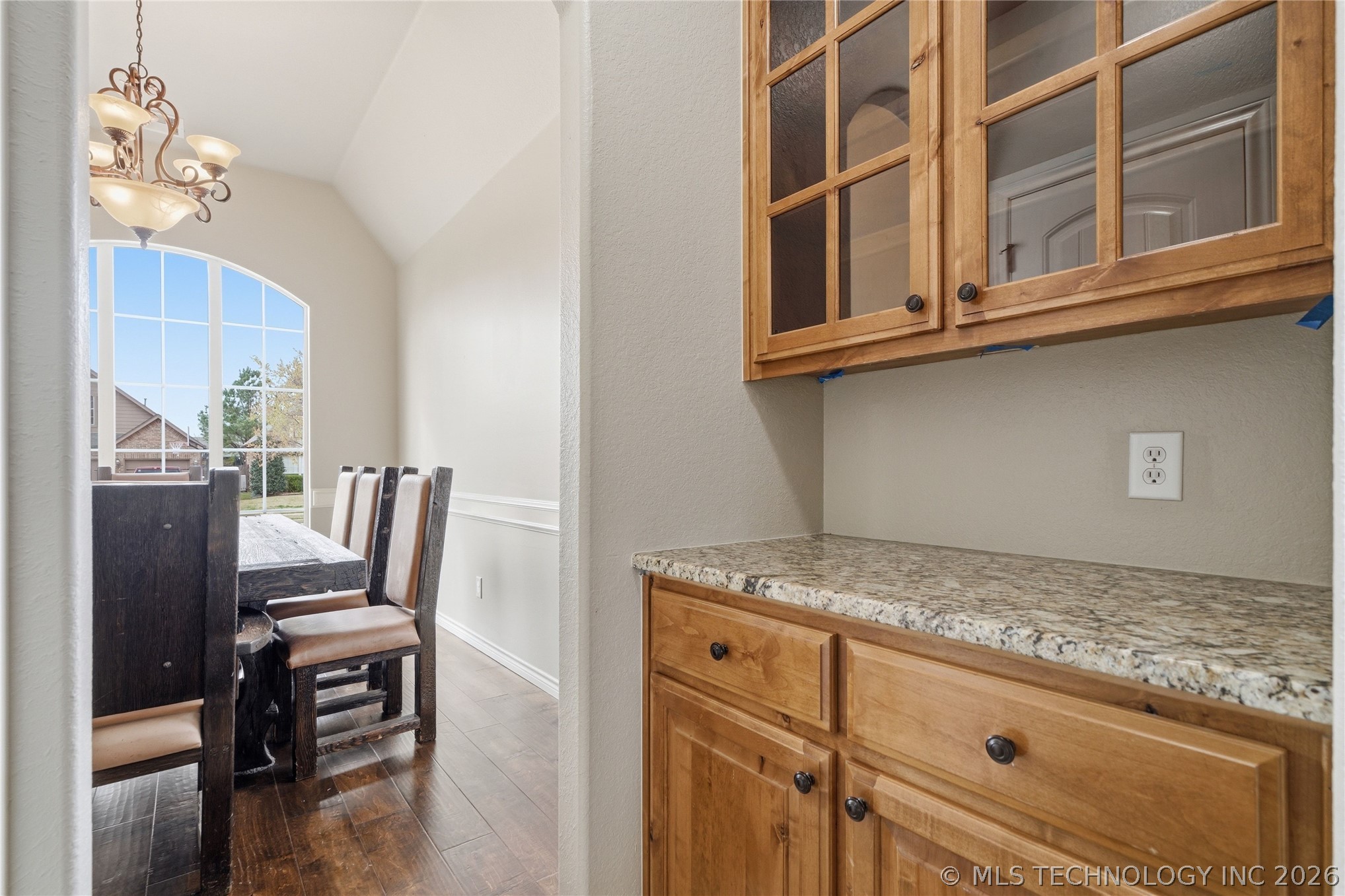 2608675 Property Photo 21
