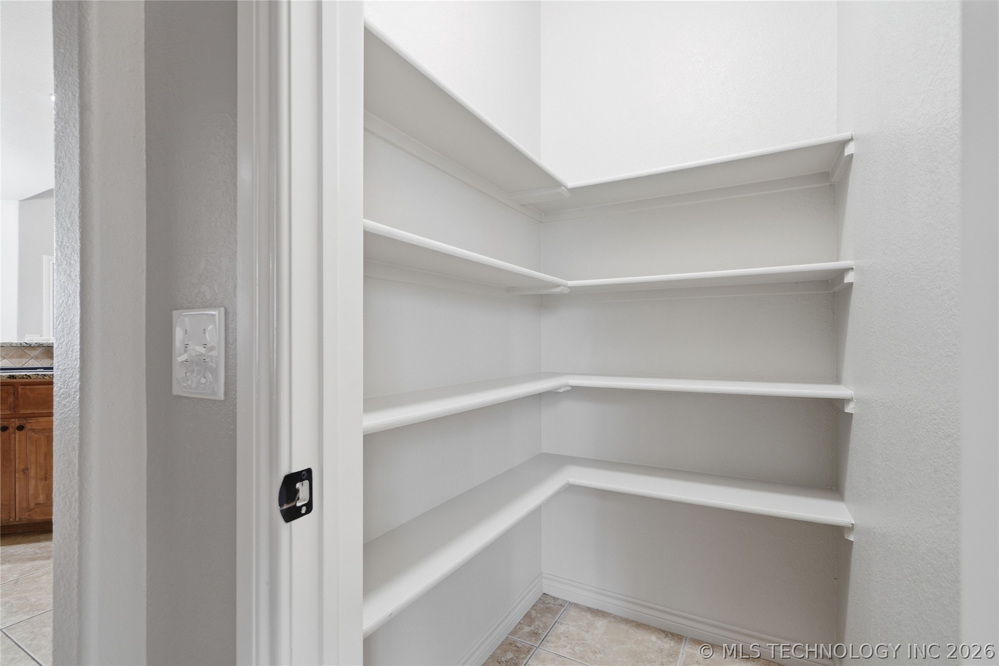 2608675 Property Photo 24
